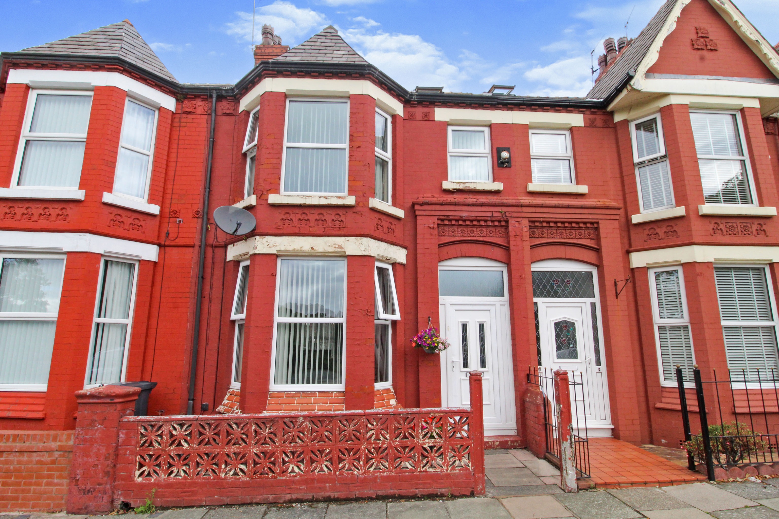 3 bedroom terraced house for sale in Earl Road, Bootle, L20 9BU