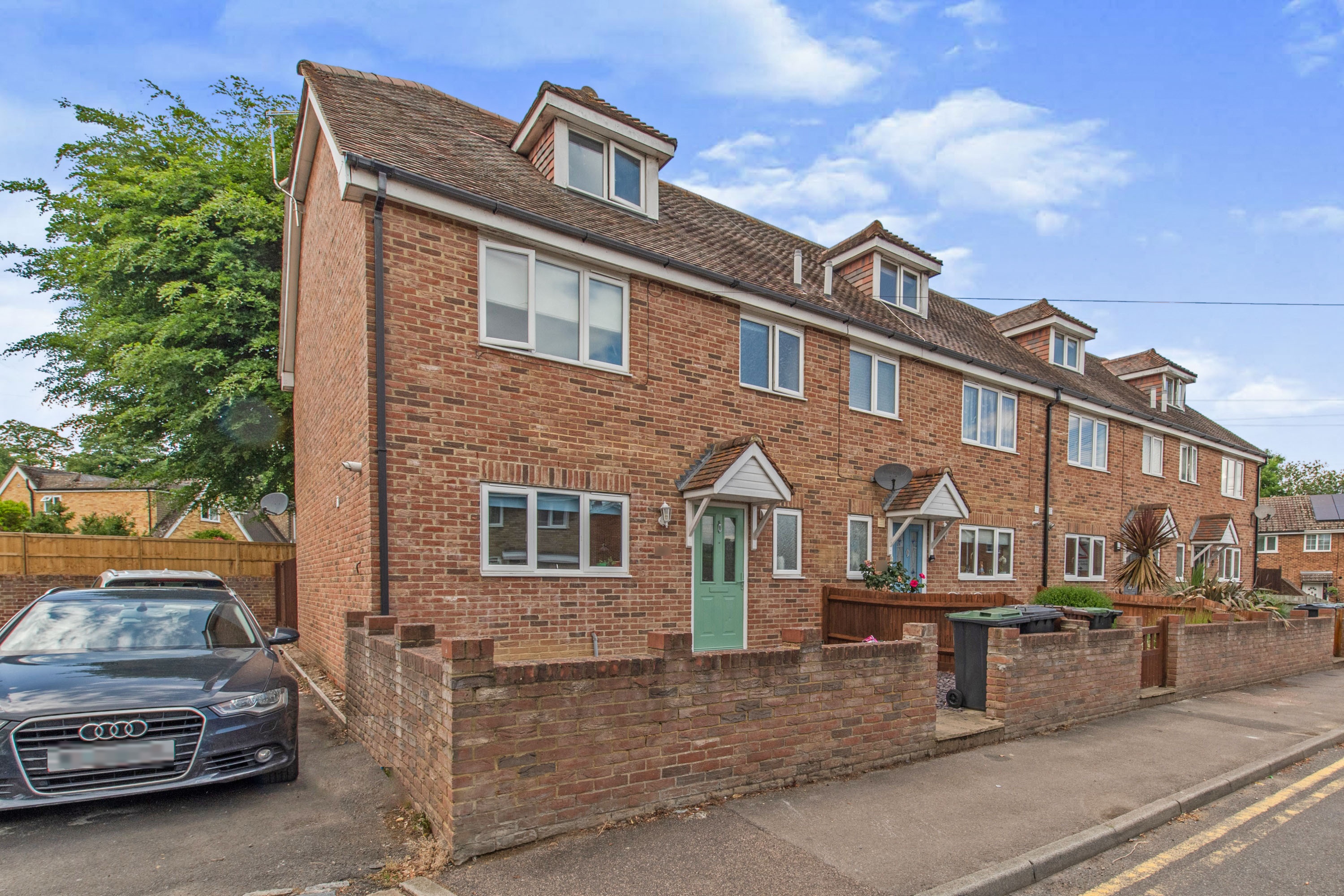 4 bedroom end of terrace house for sale in Blacklands, West Malling, ME19 6DS