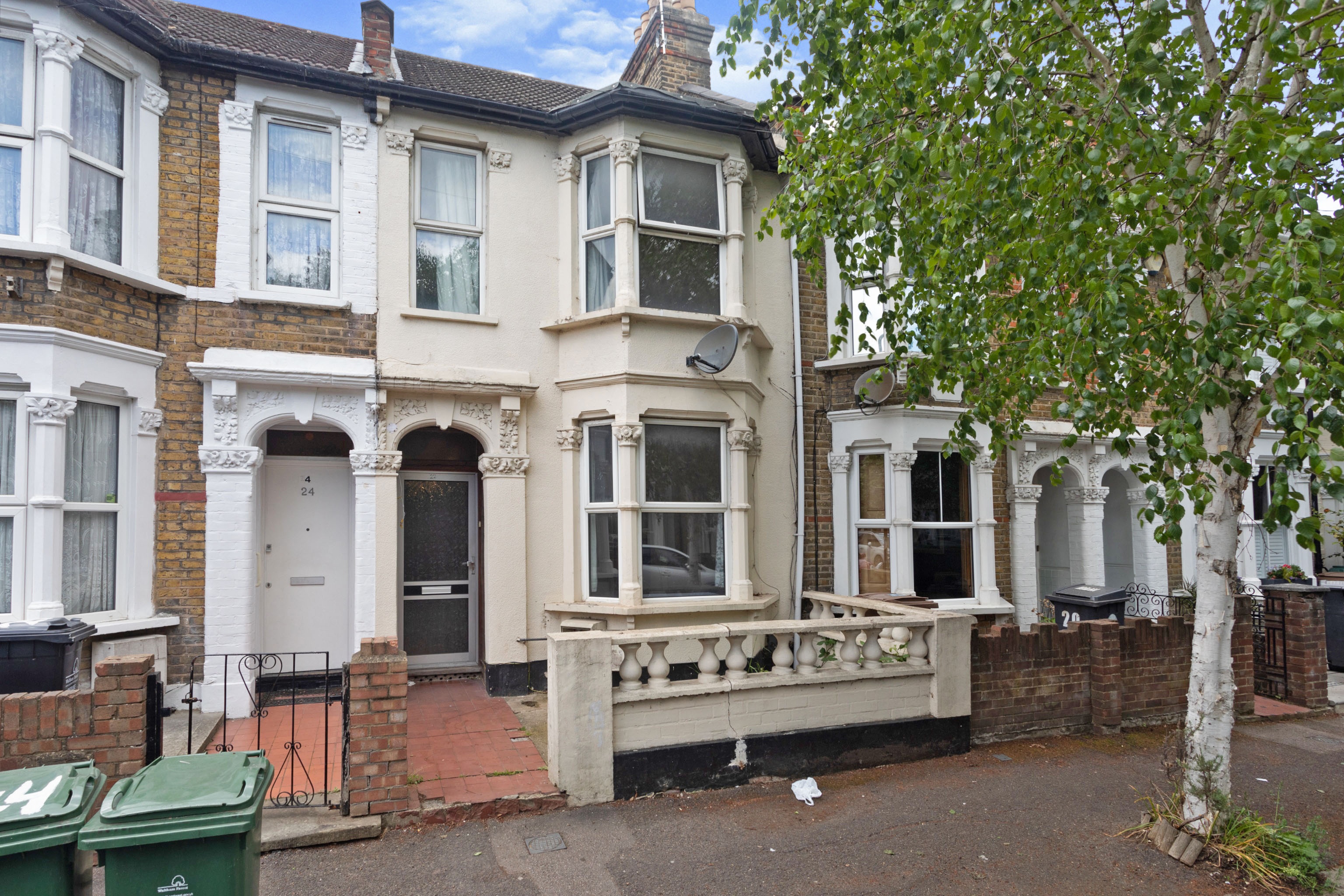 3 bedroom terraced house for sale in Wolsey Avenue, Walthamstow, E17 6RE