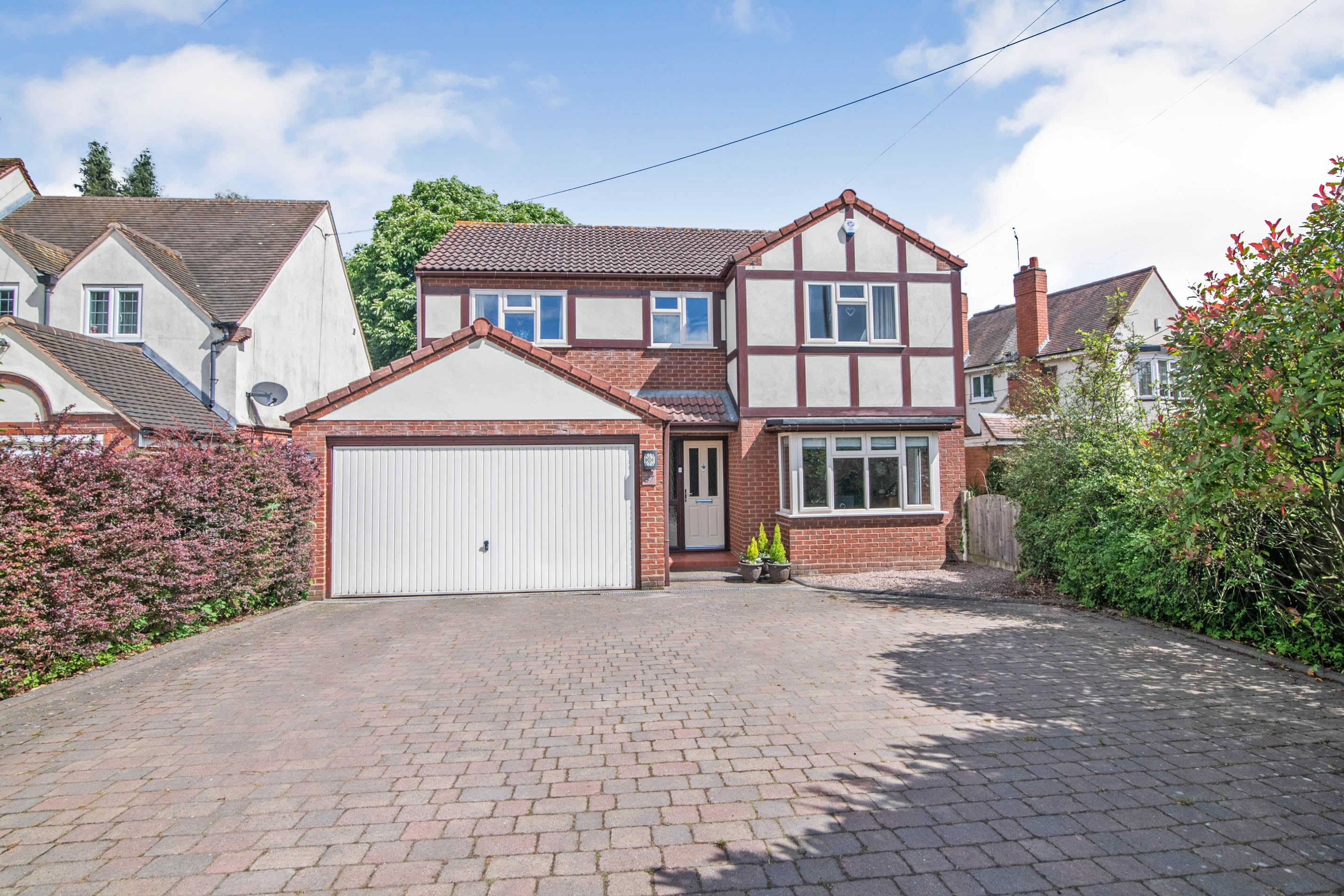 4 bedroom detached house for sale in Bridgnorth Road, Stourton, DY7 6RS