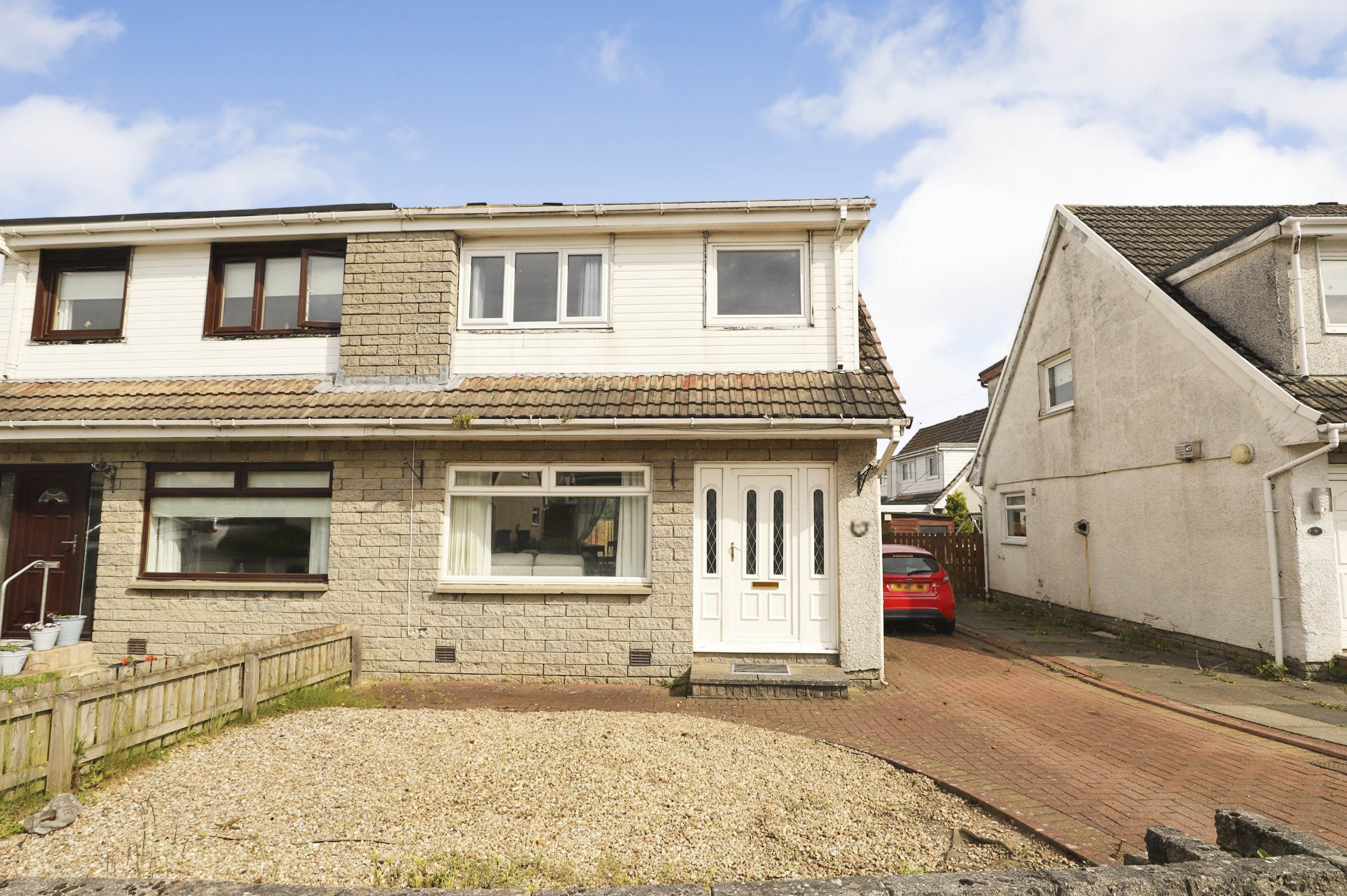 3 bedroom semidetached house for sale in Spinningdale, Larkhall, ML9 3QS