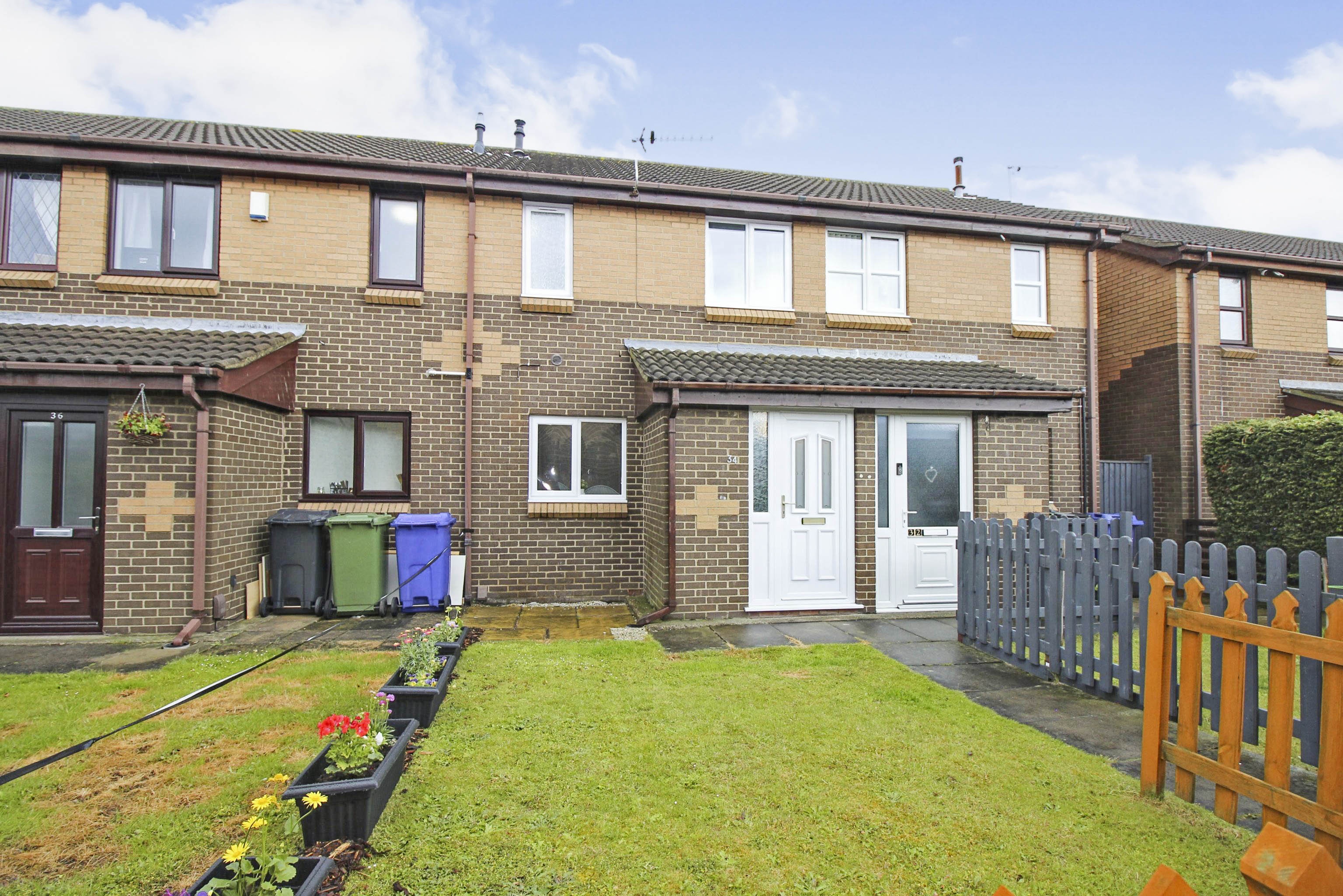 2 bedroom terraced house for sale in Waterside Drive, Grimsby, DN31 1RU