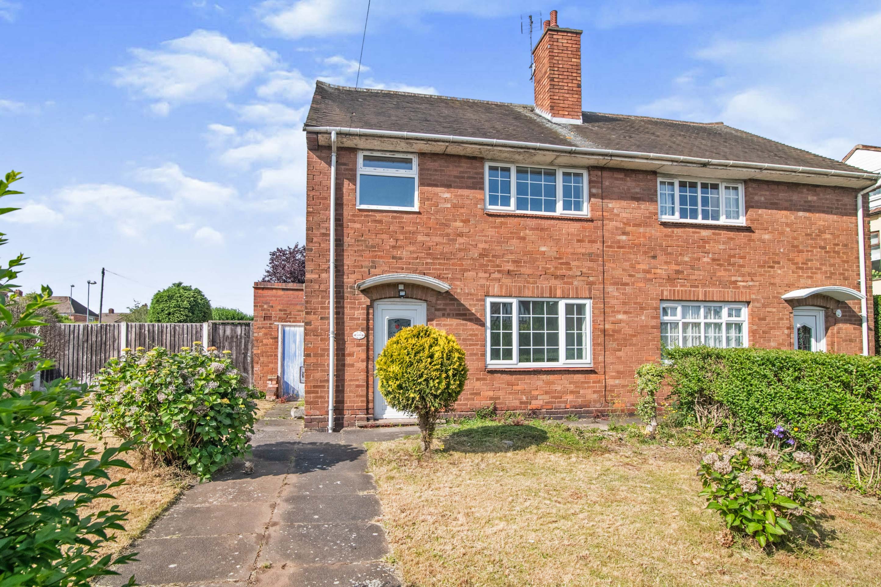 3 bedroom semidetached house for sale in Kings Road, Birmingham, B44 9JB