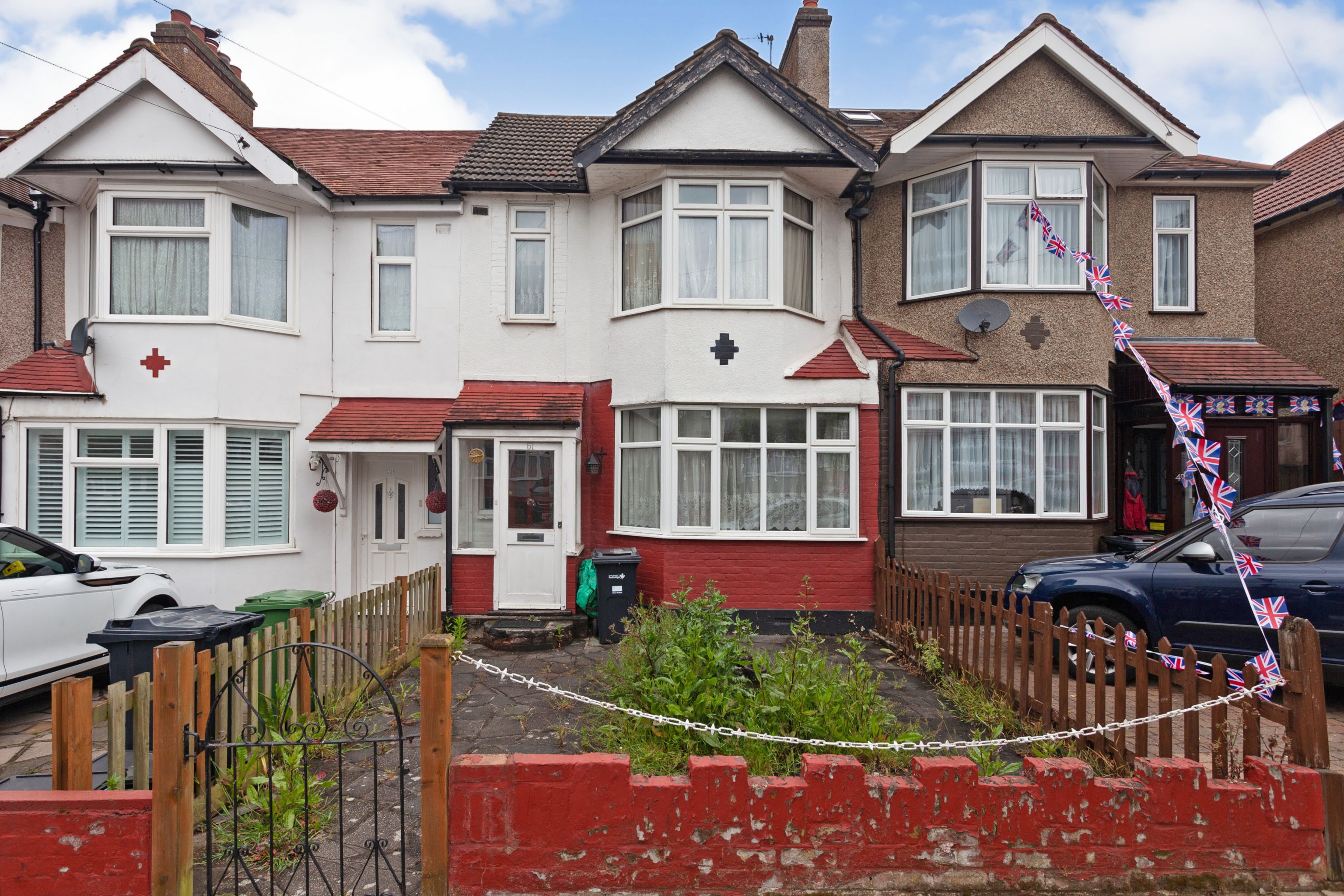 3 bedroom terraced house for sale in Crownhill Road, Woodford Green, IG8 8JF