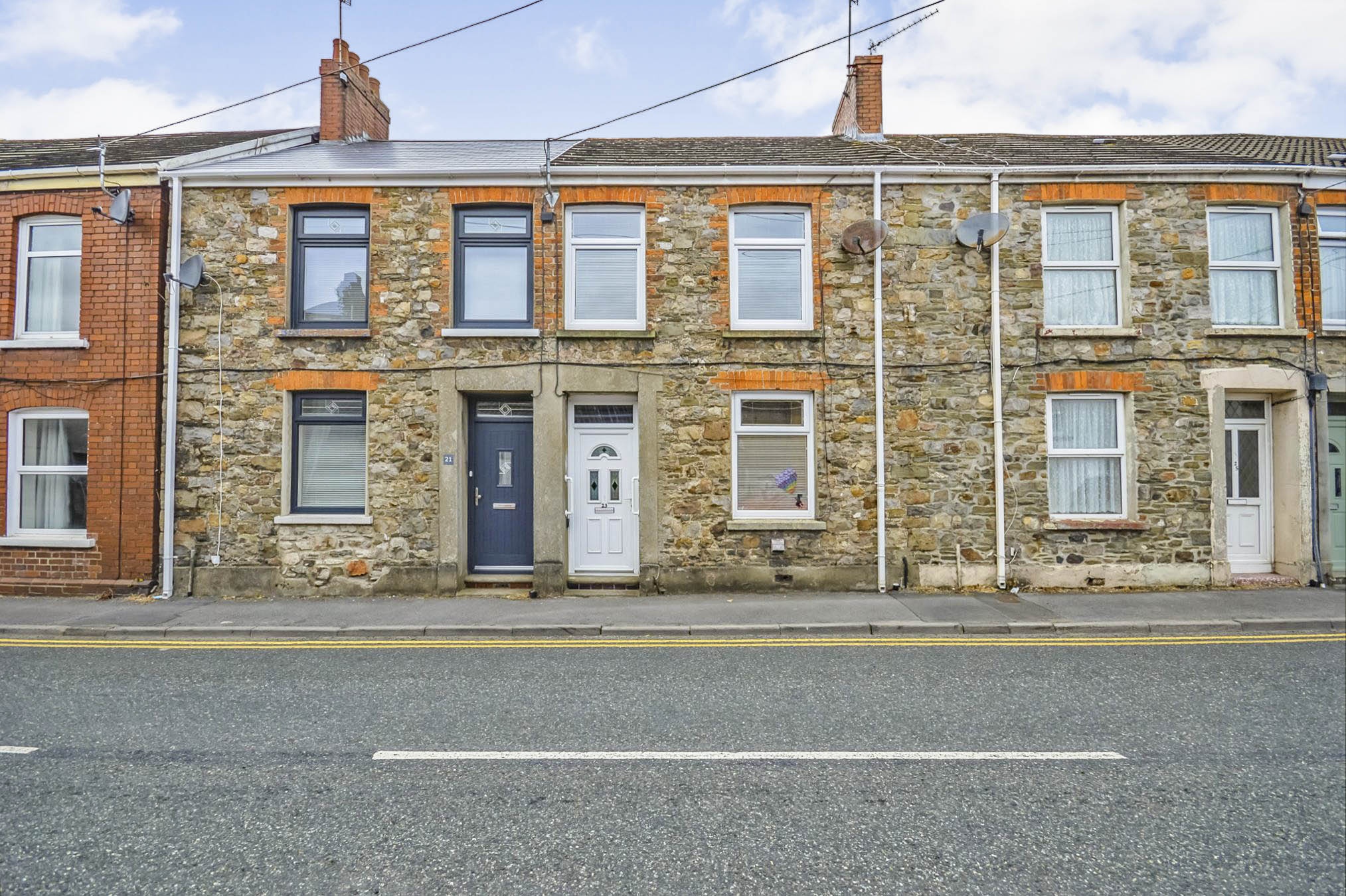 3 bedroom terraced house for sale in Water Street, Kidwelly, SA17 5BX