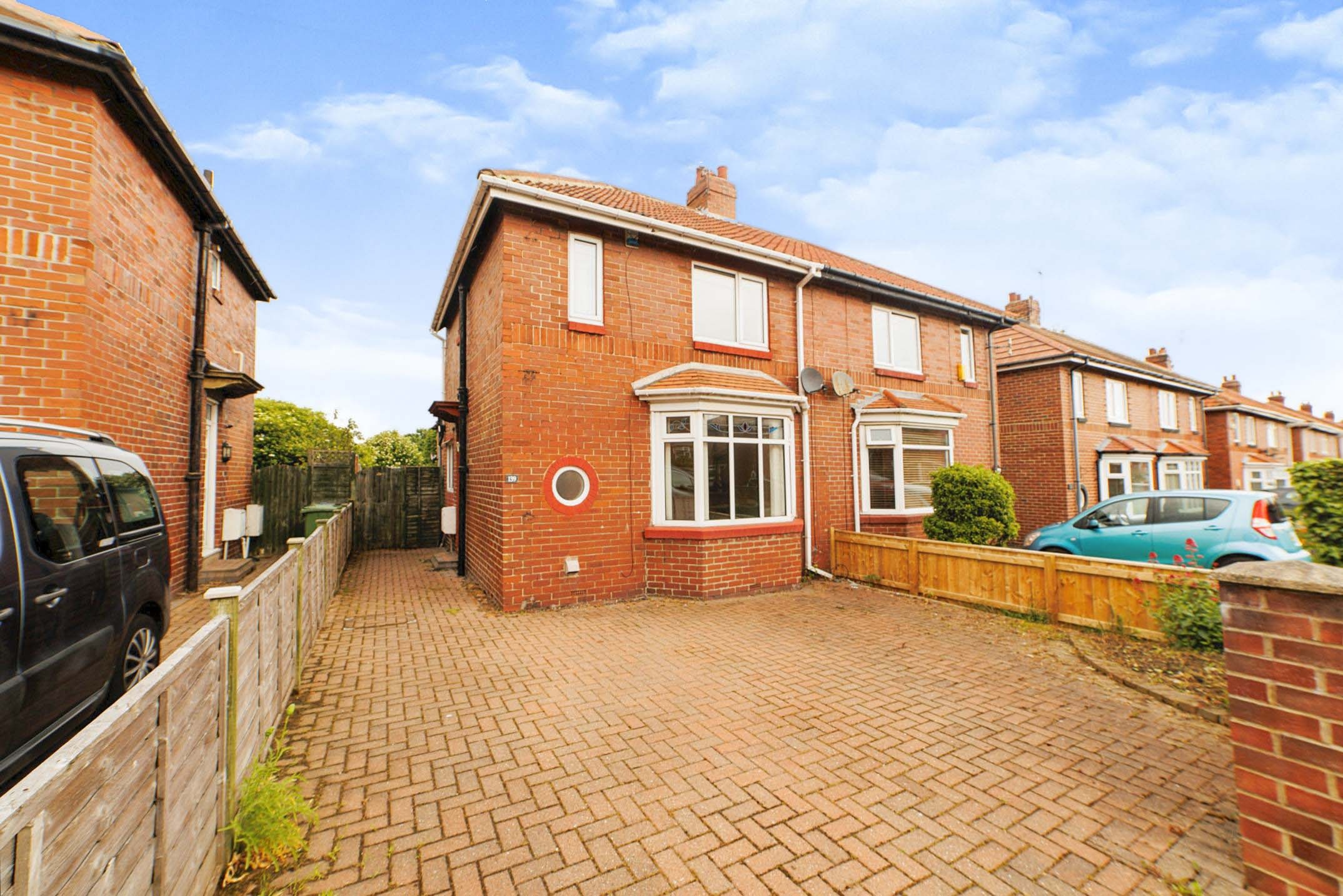 2 bedroom semidetached house for sale in Harton House Road, South