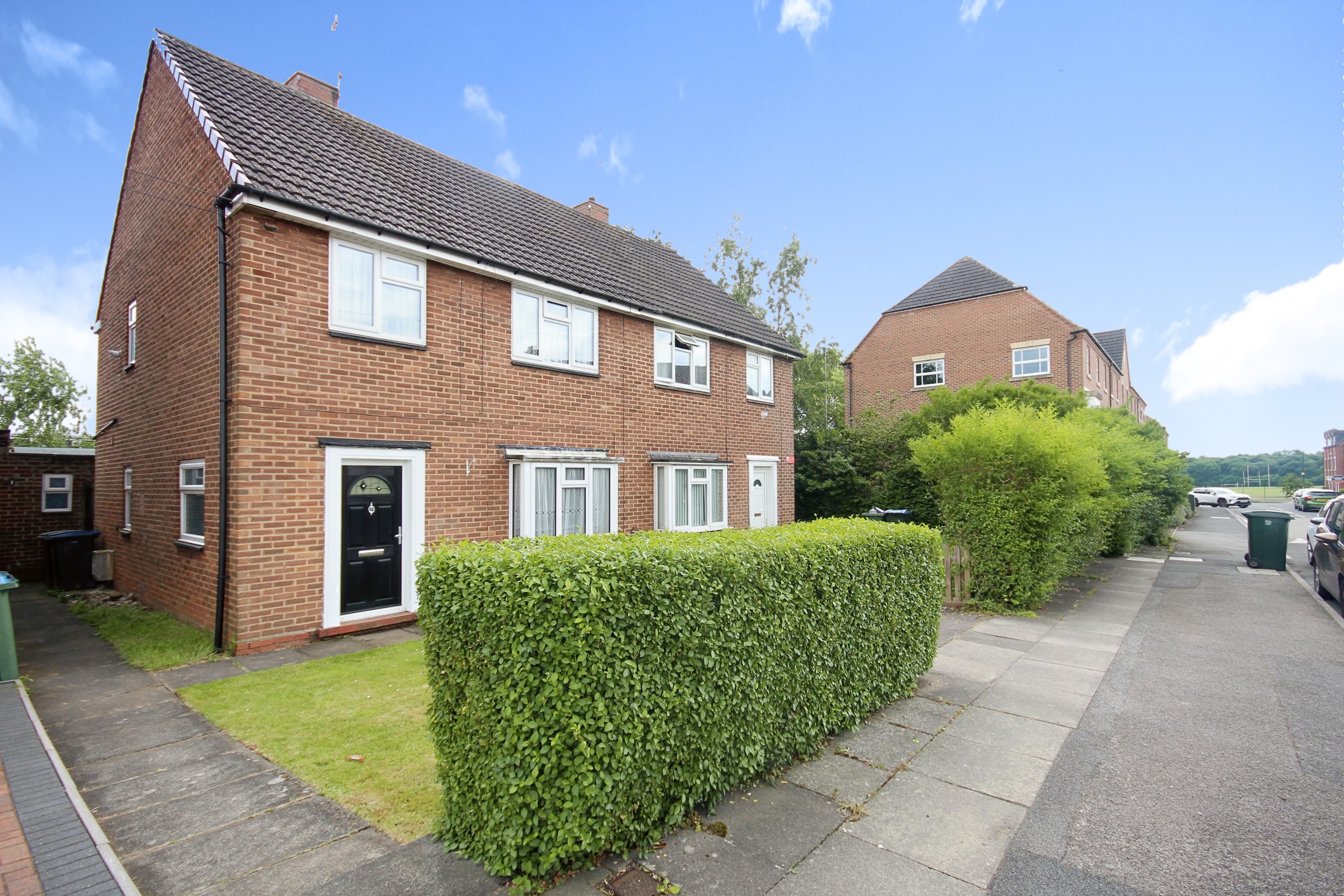 3 bedroom semidetached house for sale in Beanfield Avenue, Coventry