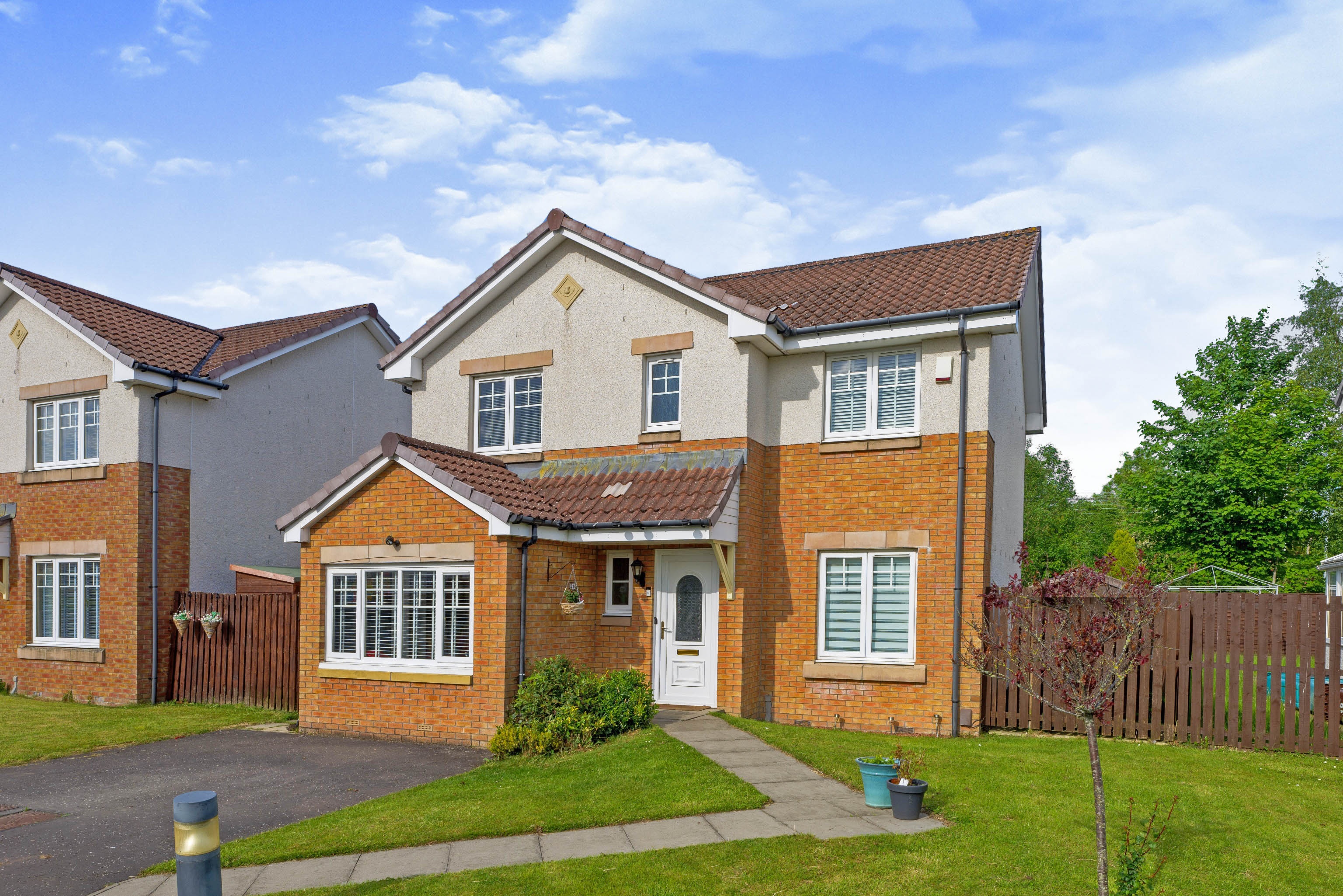 4 bedroom detached house for sale in Grainger Way, Motherwell, ML1 3GY