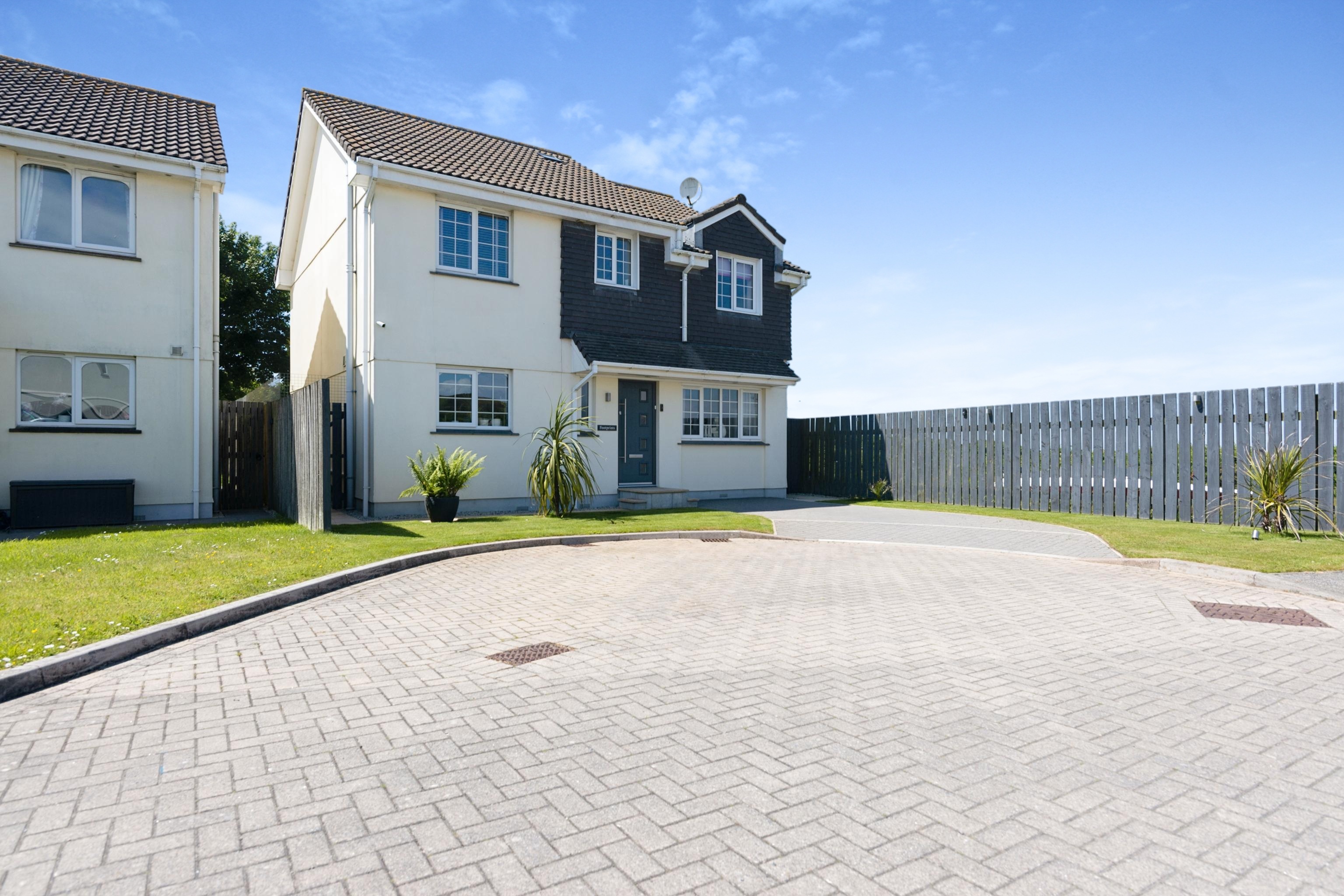 4 bedroom detached house for sale in Dorminack Close, St. Austell, PL26 7WU