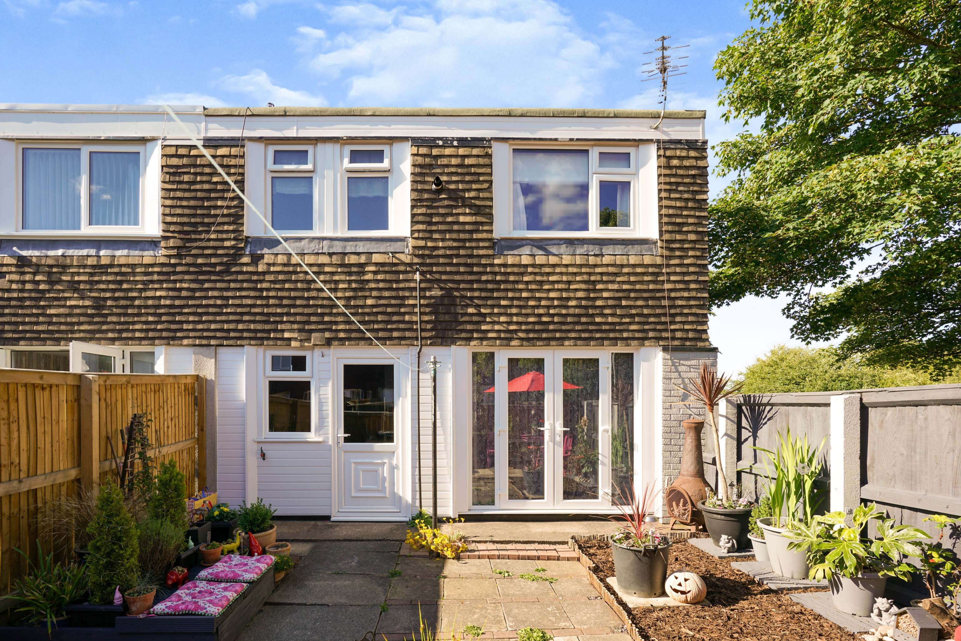 2 bedroom end of terrace house for sale in Coal Road, Leeds, LS14 1NW