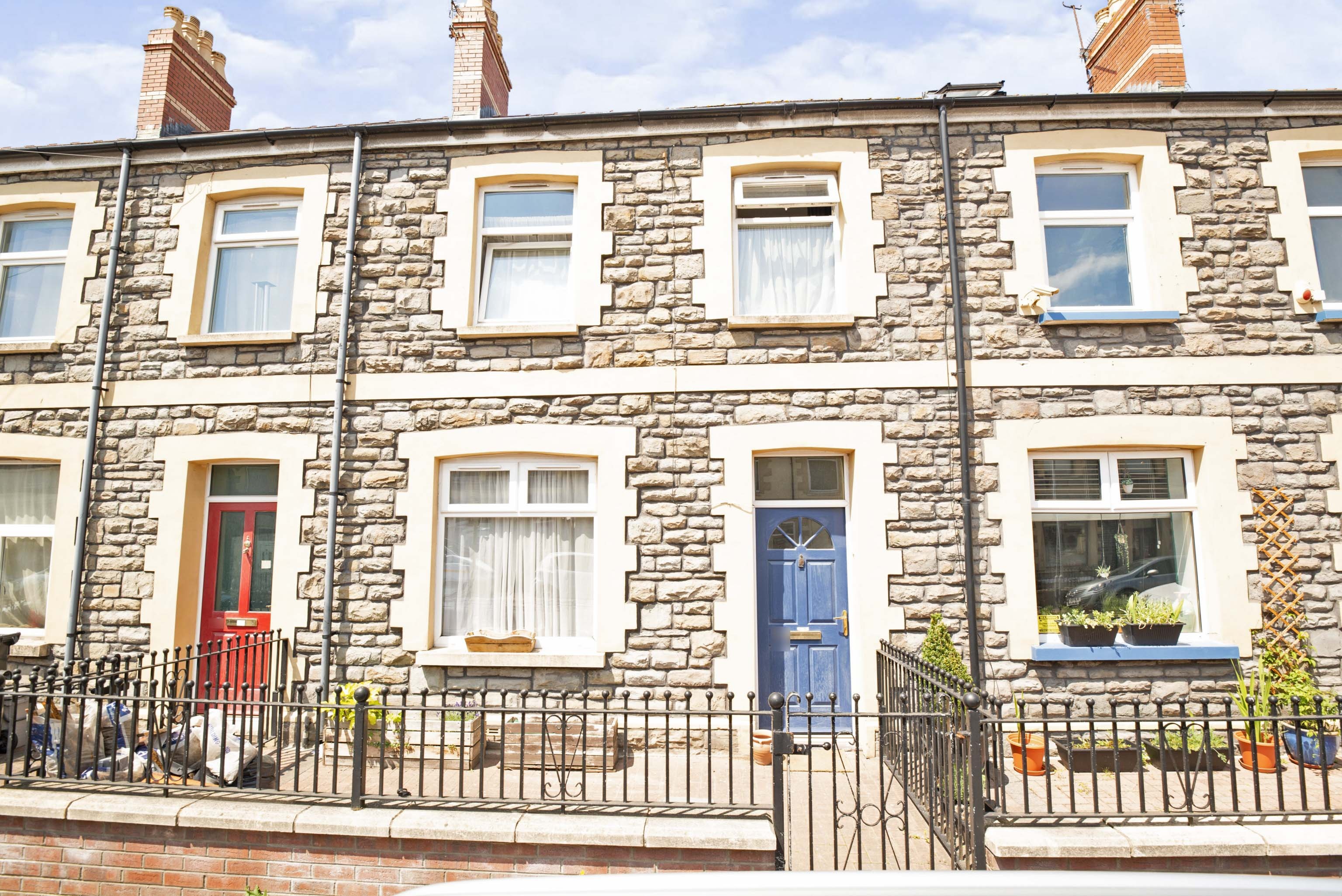 3 bedroom terraced house for sale in Lead Street, Cardiff, CF24 0LJ