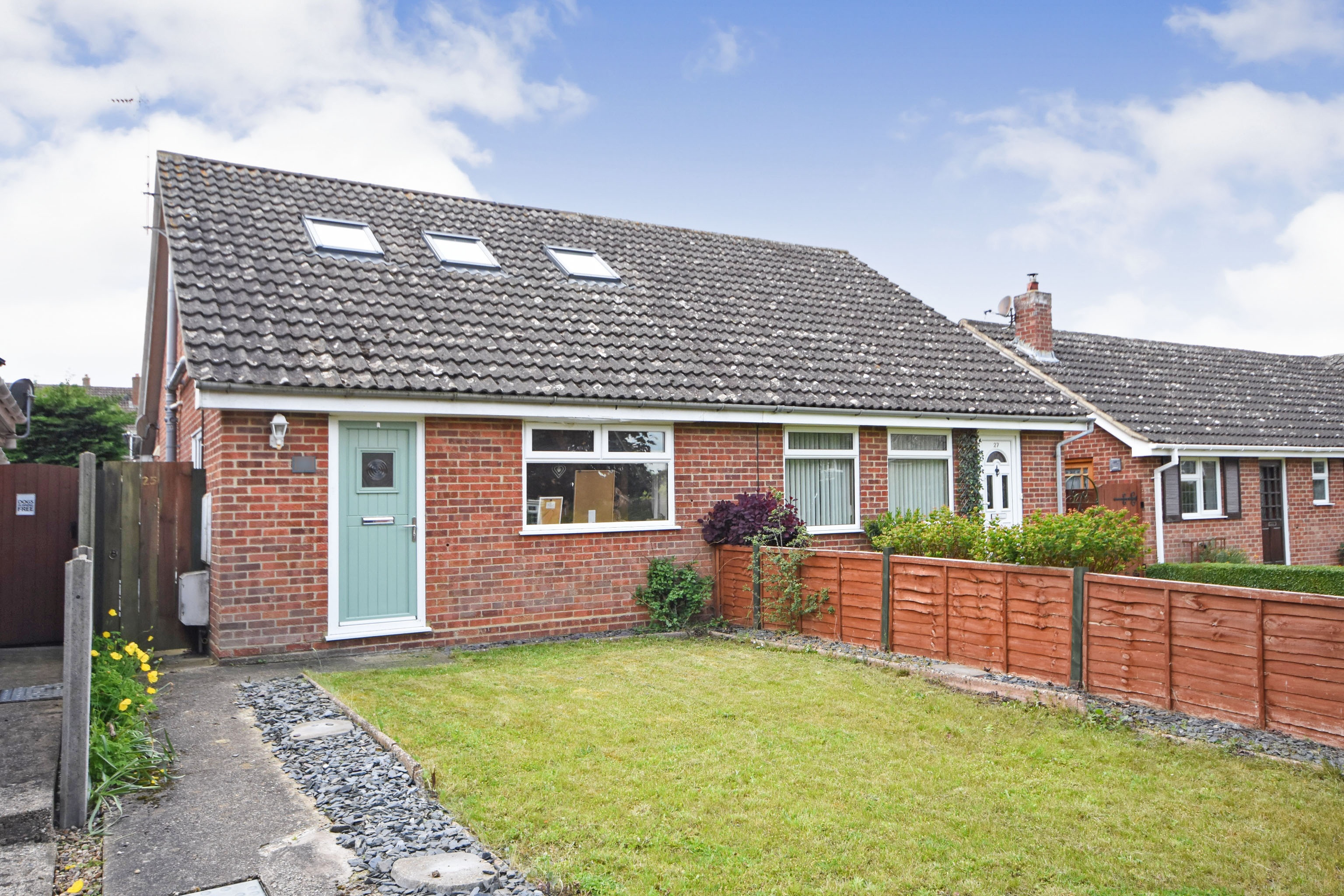 3 bedroom semidetached house for sale in Lime Walk, Sudbury, CO10 0XD