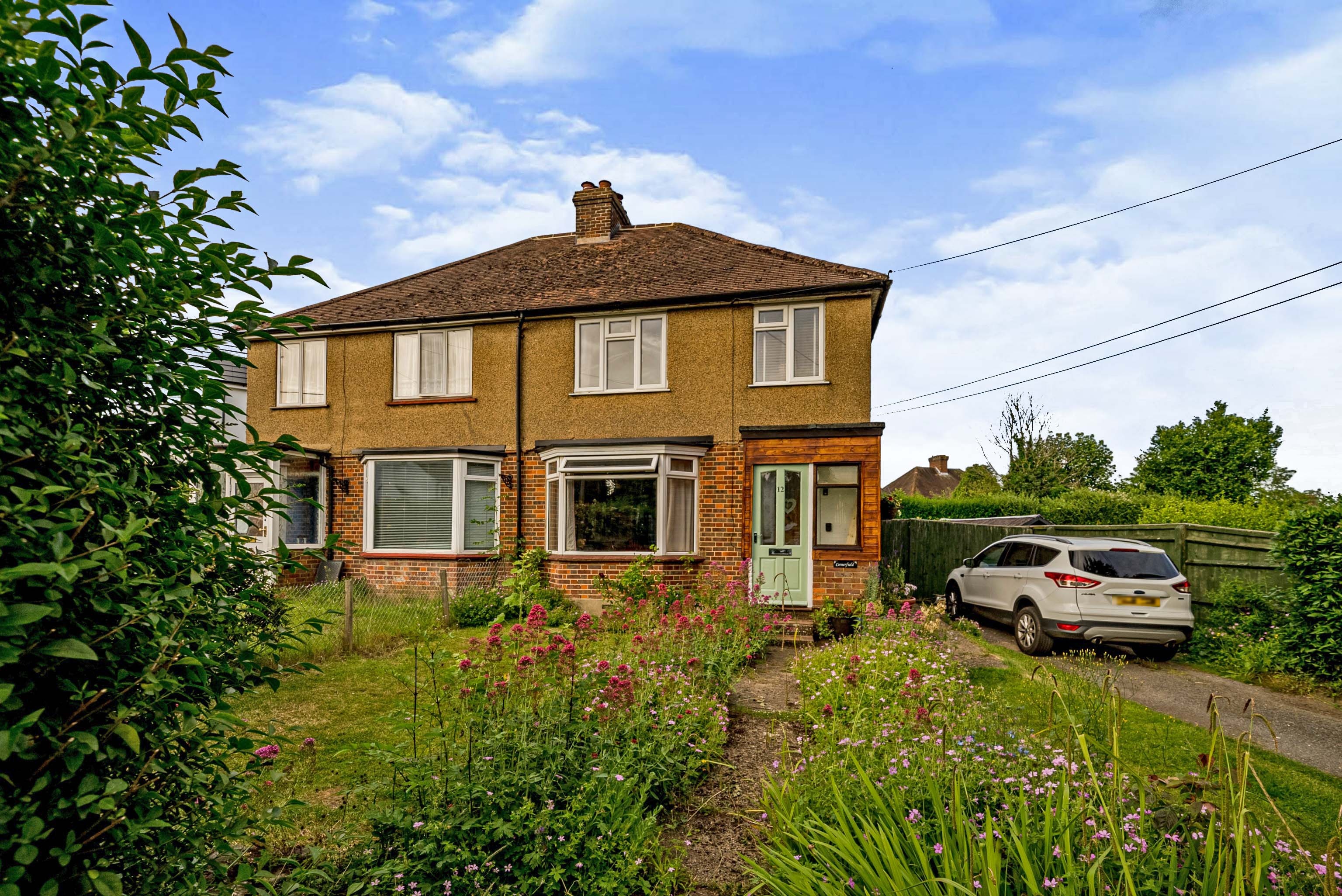 3 bedroom semidetached house for sale in Plomer Green Lane, High