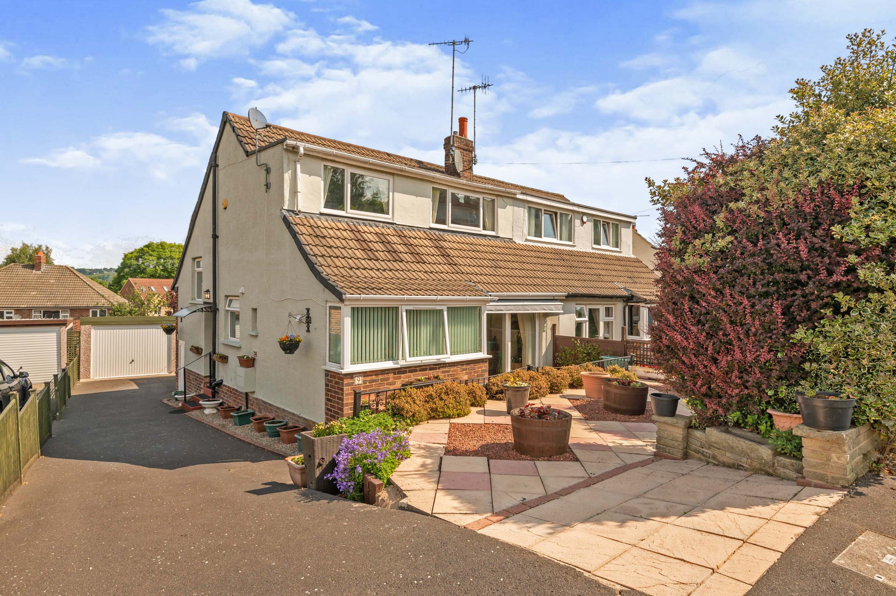 3 bedroom semidetached house for sale in Cornmill Crescent, Liversedge