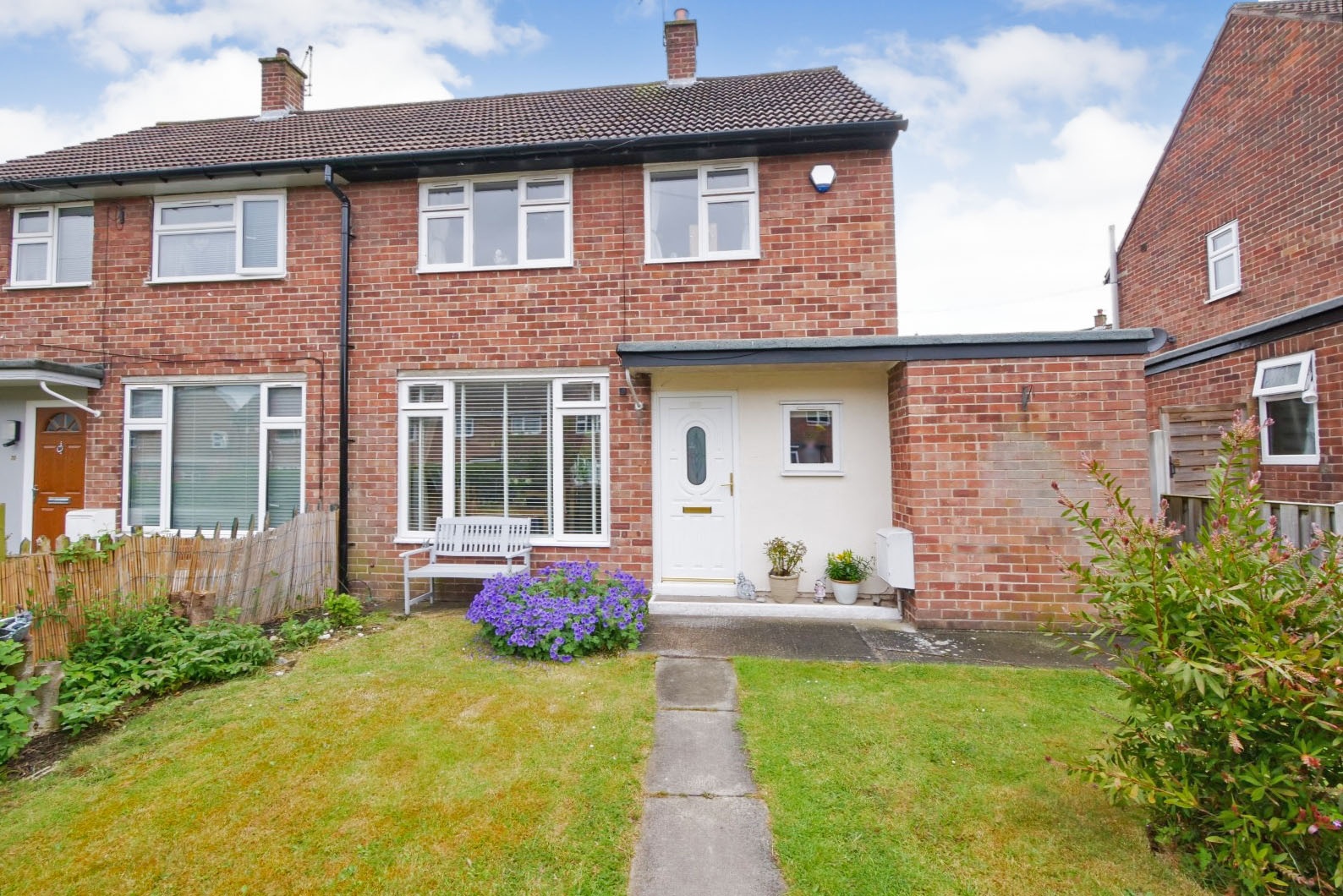 2 bedroom semidetached house for sale in Marston Avenue, York, YO26 5DG
