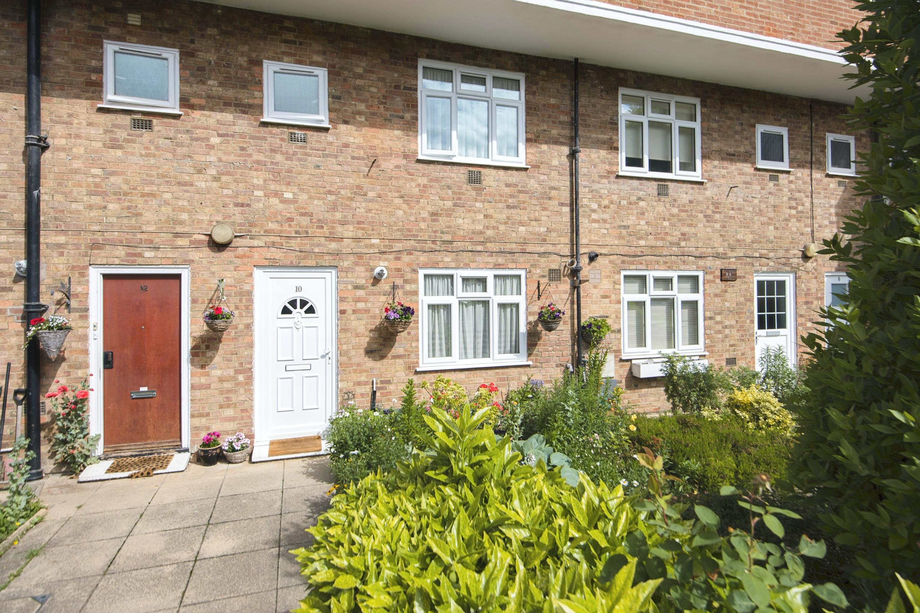 2 bedroom for sale in Stroud Crescent, London, SW15 3EJ