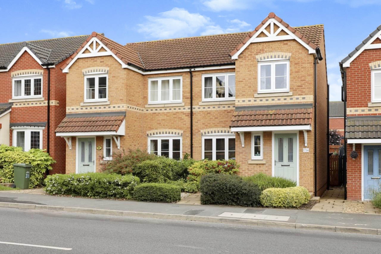 3 bedroom semidetached house for sale in Scrooby Road, Harworth