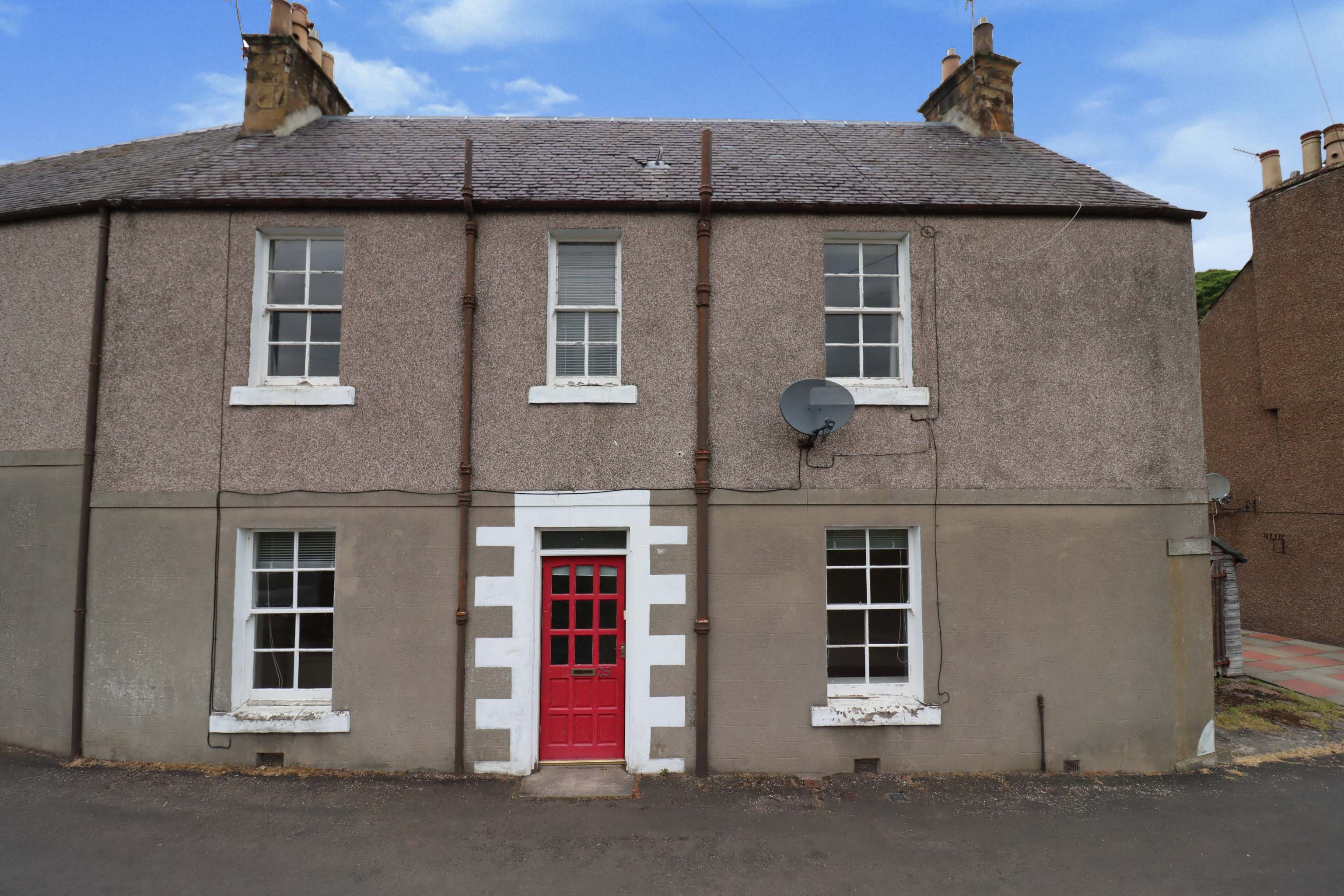 3 bedroom semidetached house for sale in Manse Road, Markinch