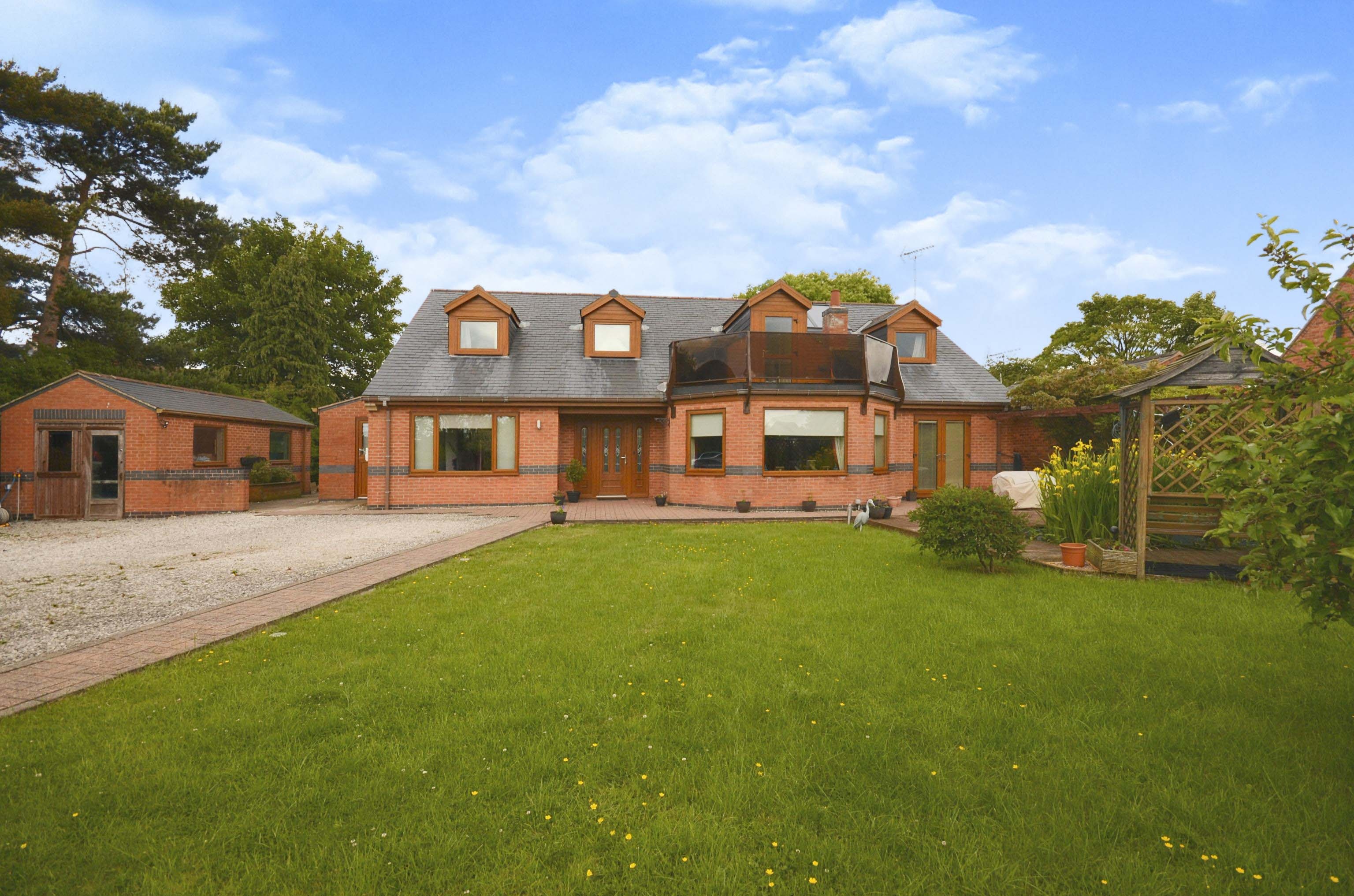 6 bedroom detached house for sale in Station Road, Pilsley, Chesterfield, S45 8BG