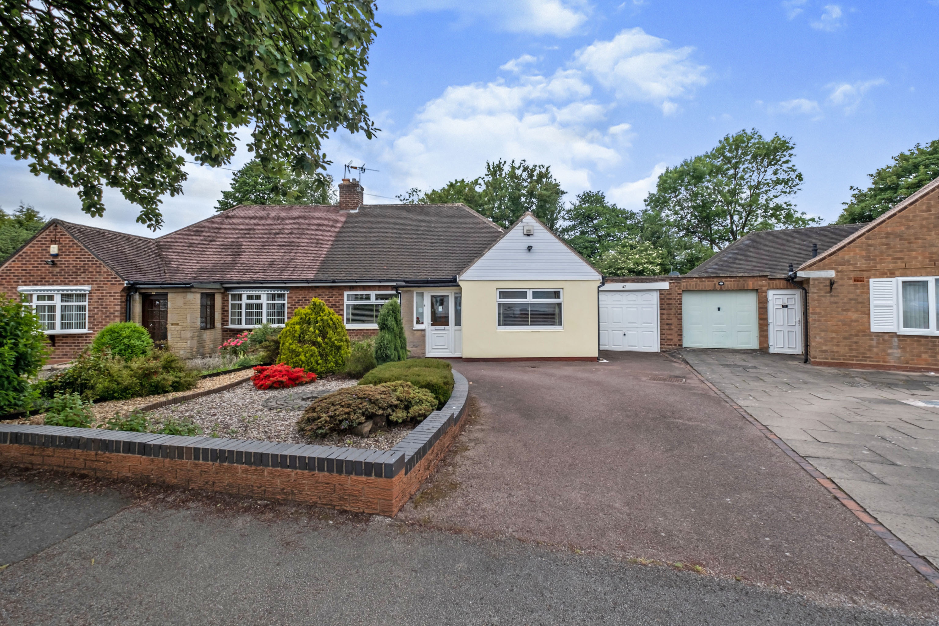 3 bedroom bungalow for sale in Ebrington Avenue, Solihull, B92 8HX