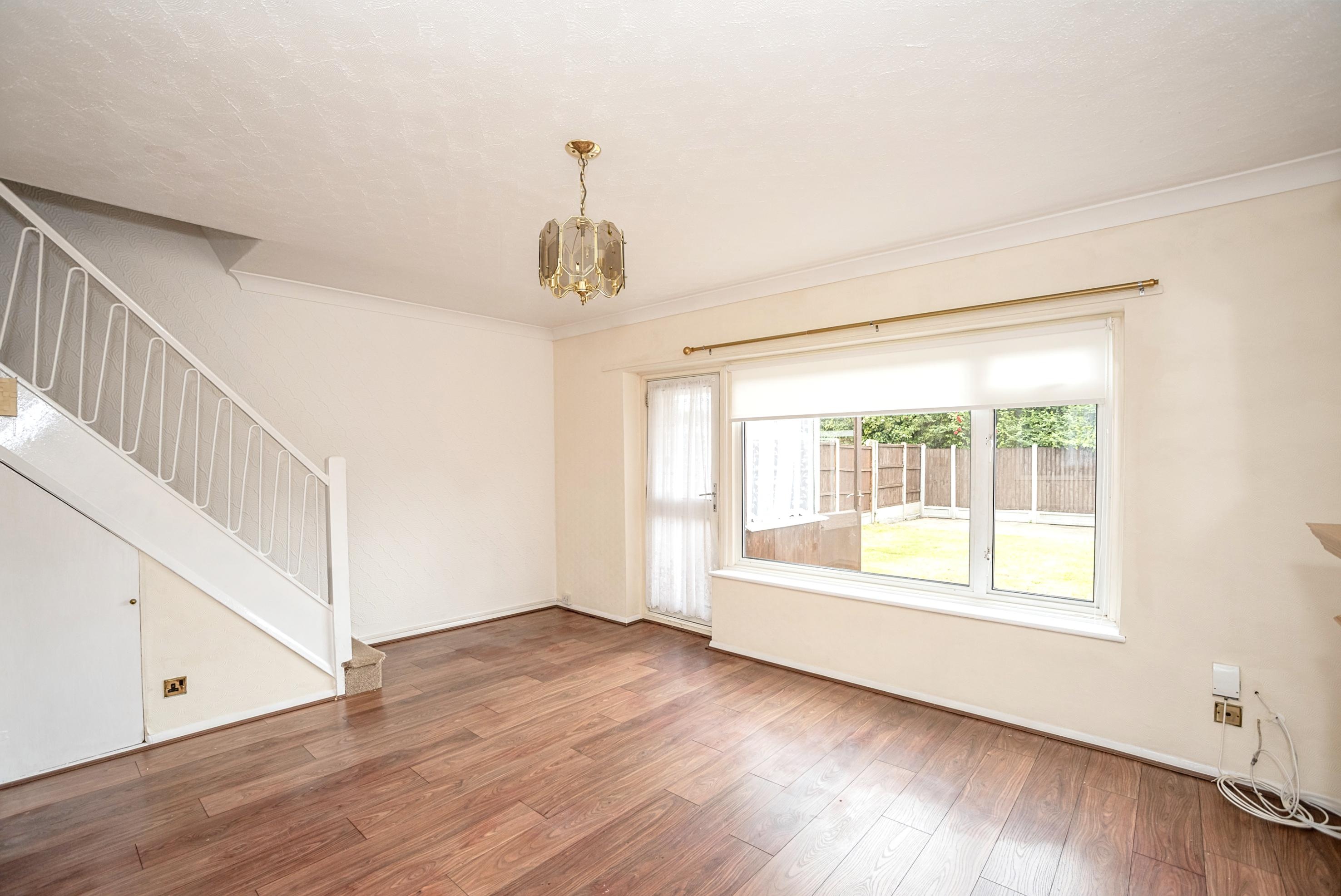 3 bedroom end of terrace house for sale in Dukes Avenue, Grays, RM17 5AG