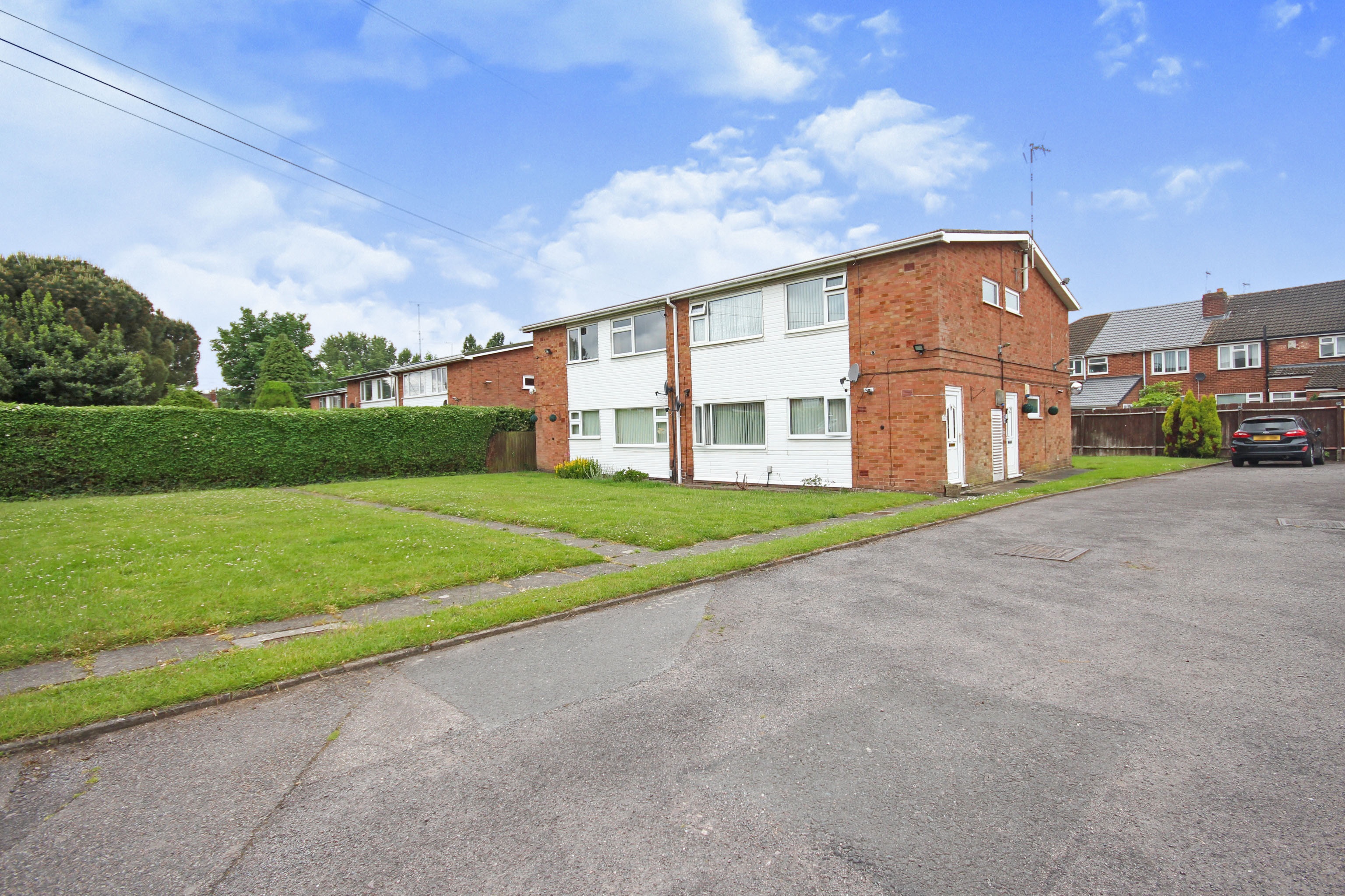 2 bedroom ground floor for sale in Aldermans Green Road