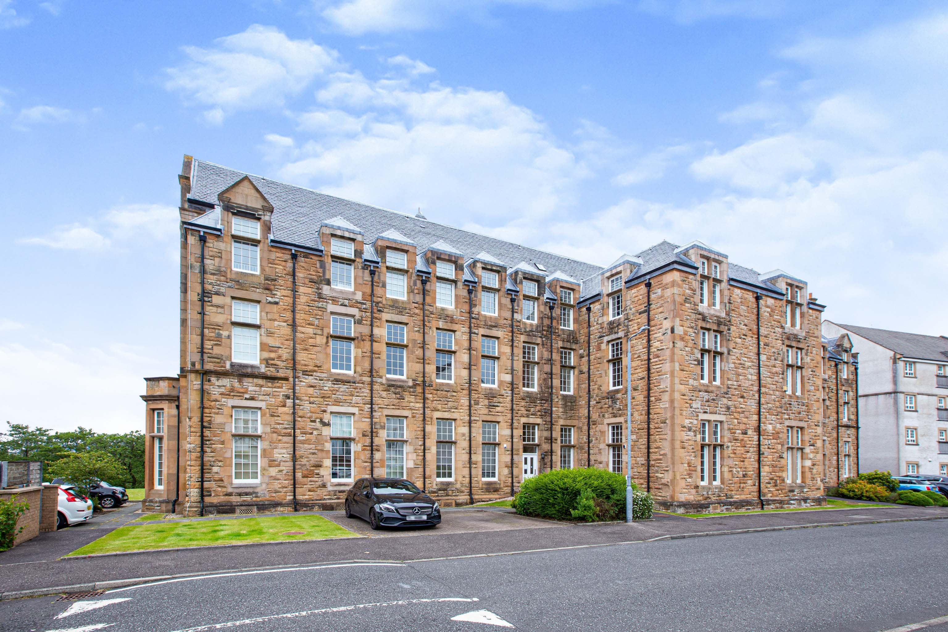 1 bedroom flat for sale in 57 Parklands Oval, Glasgow, G53 7UD