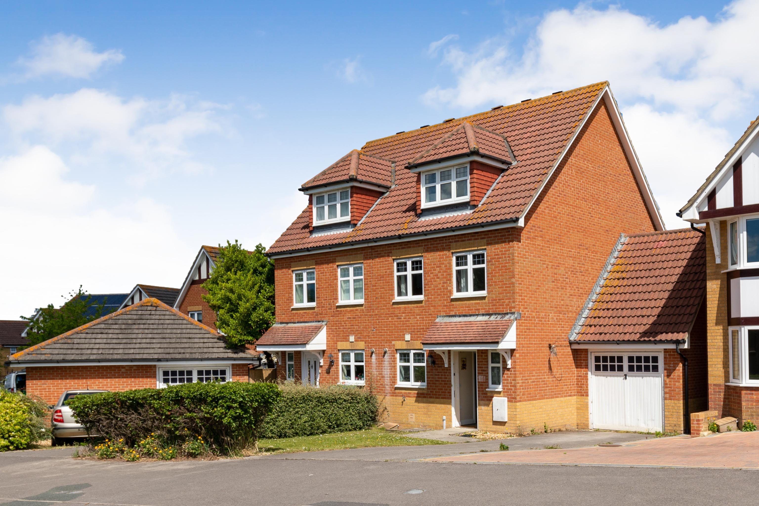 4 bedroom semidetached house for sale in Sylvan Drive, Newport, PO30 5EG