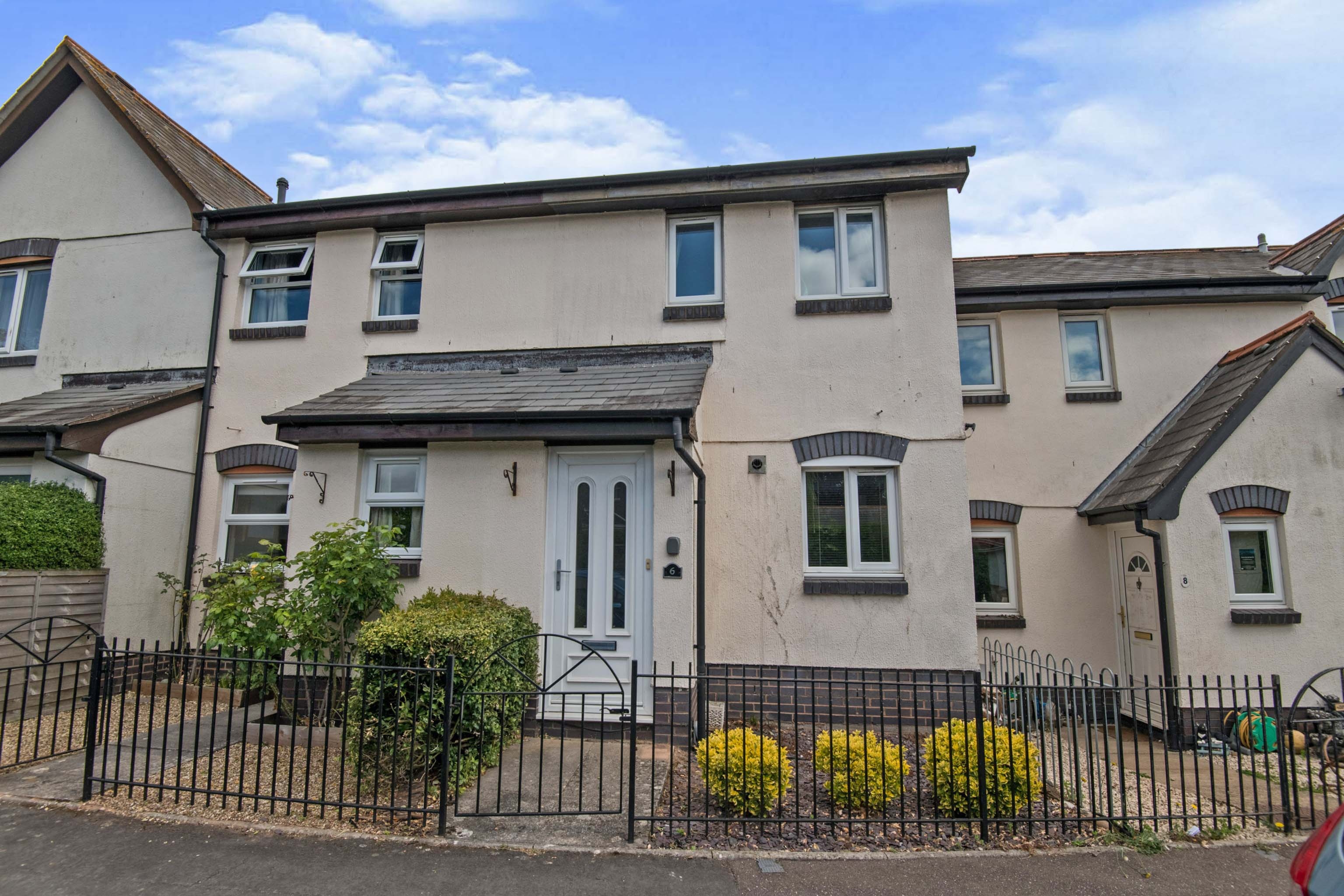 2 bedroom terraced house for sale in Chantry Meadow, Exeter, EX2 8FF