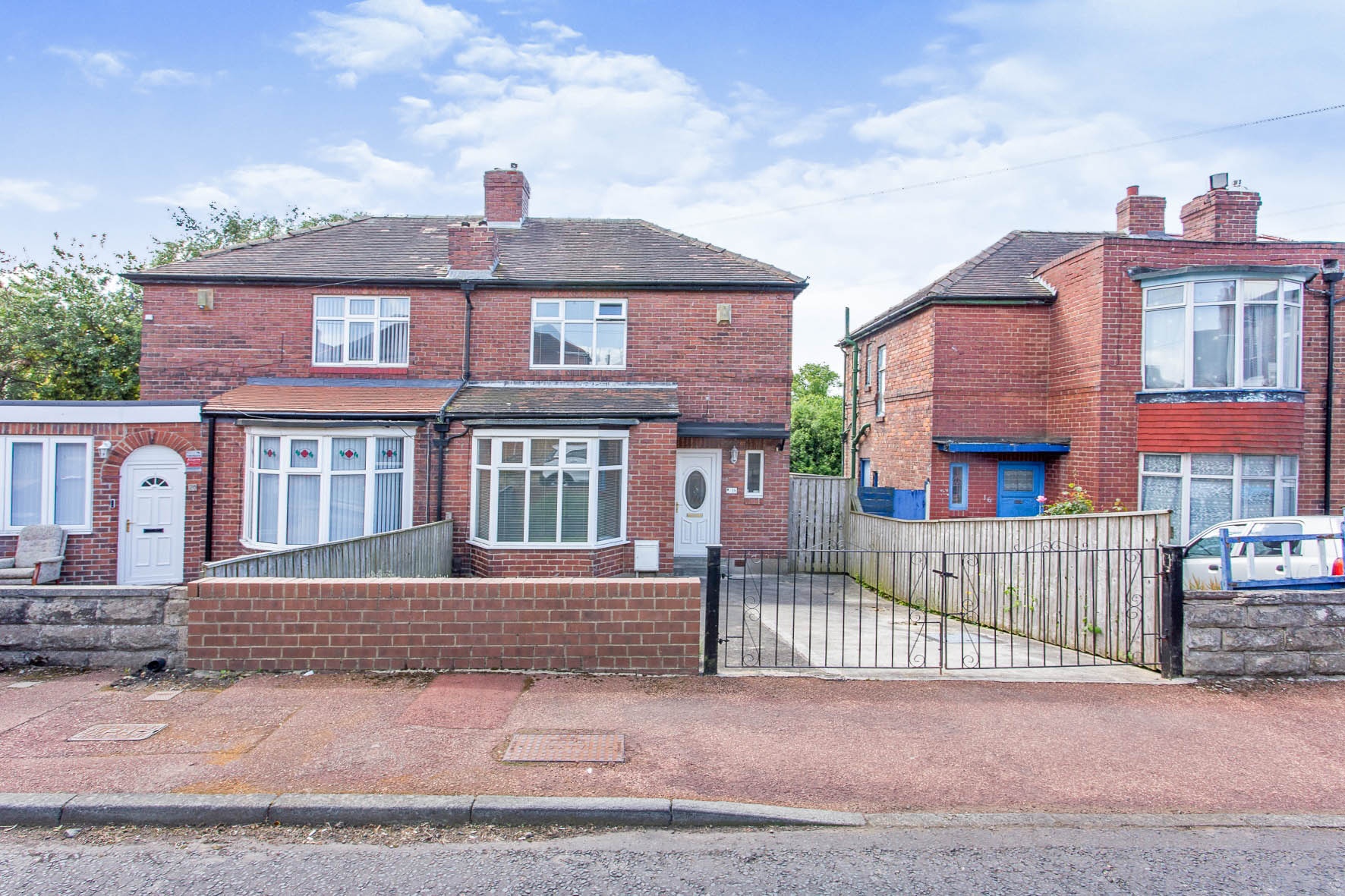 2 bedroom semidetached house for sale in Springhill Gardens, Newcastle