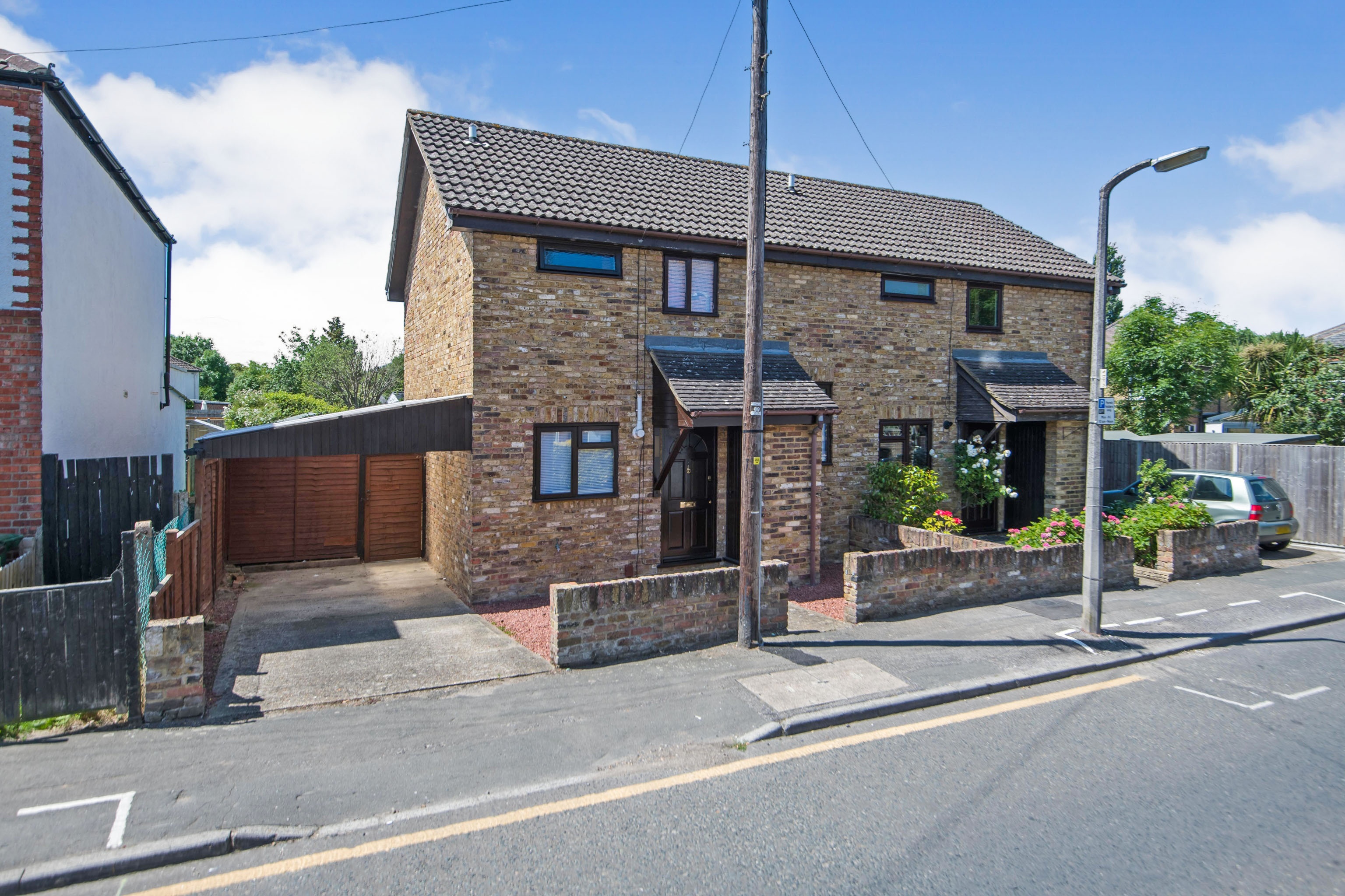 2 bedroom semidetached house for sale in Longfellow Road, Worcester Park, KT4 8AT