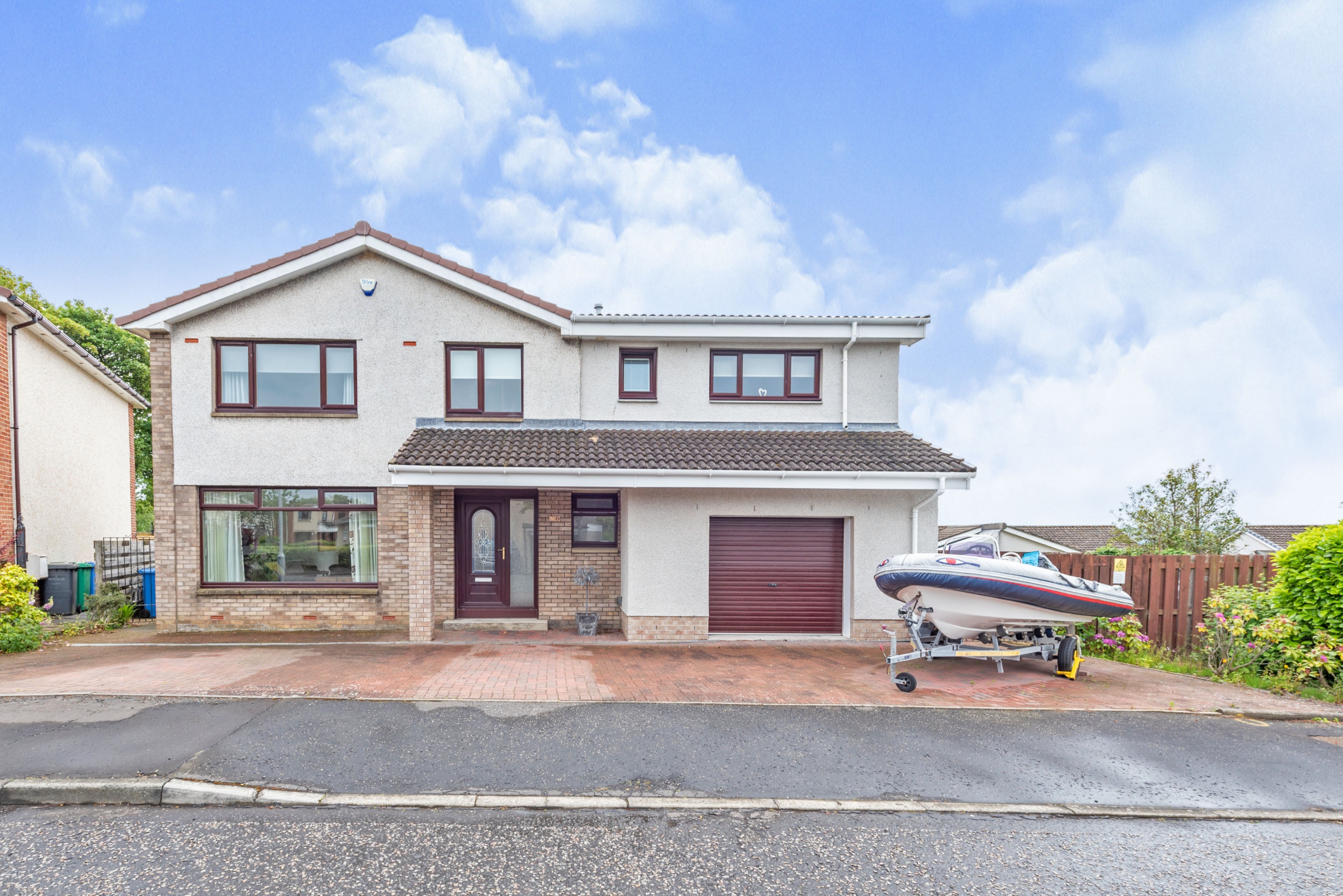 5 bedroom detached house for sale in Overhaven, Limekilns, KY11 3JH