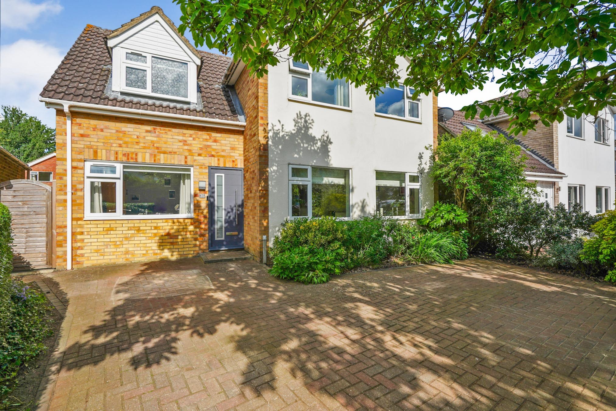 5 bedroom detached house for sale in Rookery Close, Abingdon, OX13 6LZ 