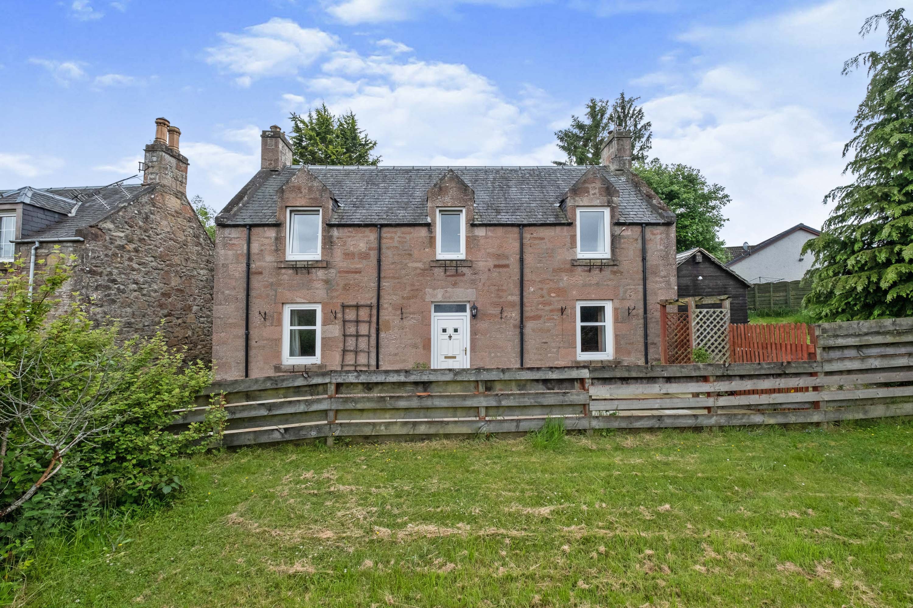 3 bedroom detached house for sale in Burn Place, Dingwall, IV15 9NQ