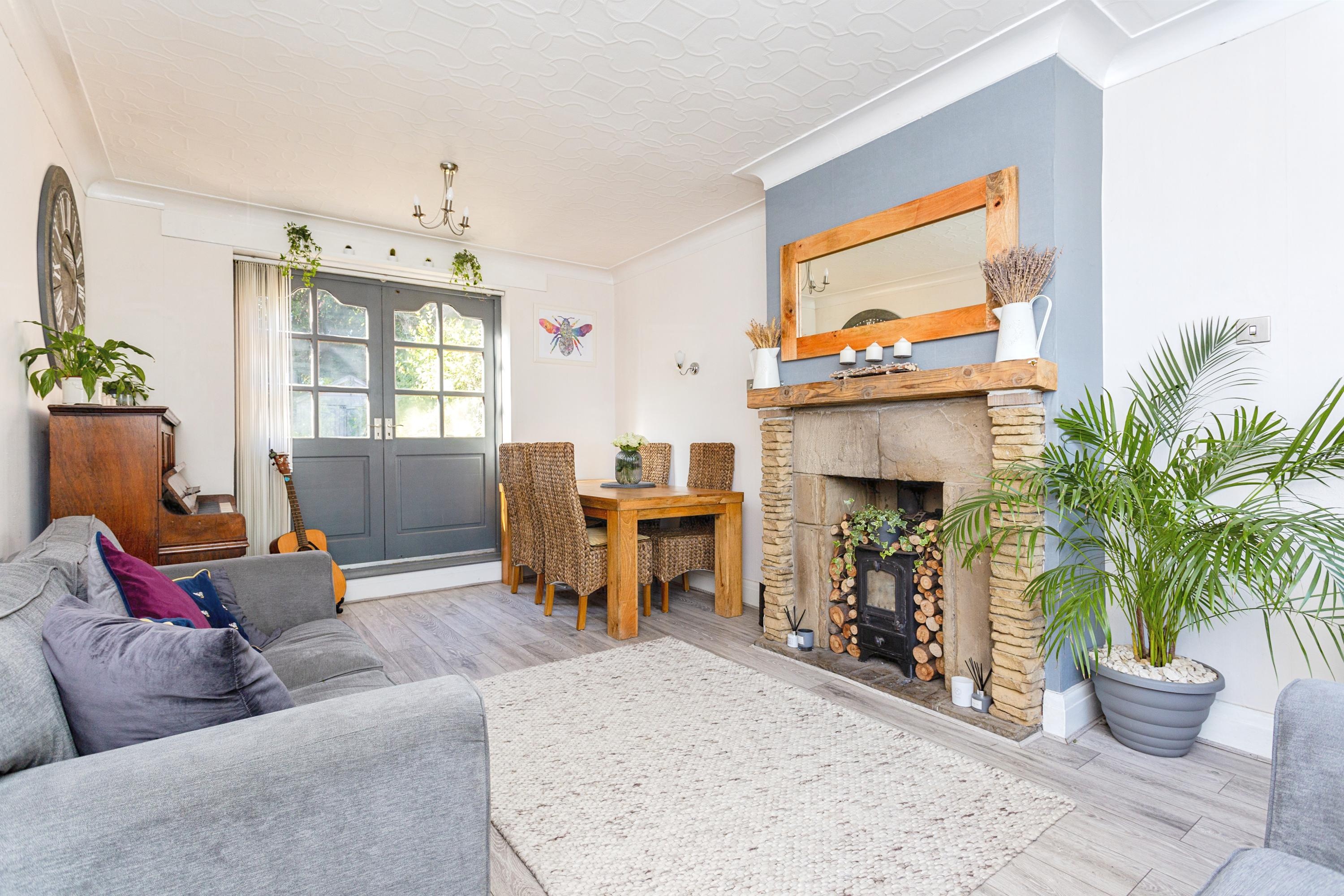 3 bedroom semidetached house for sale in Enfield Avenue, Oldham, OL8 3DW