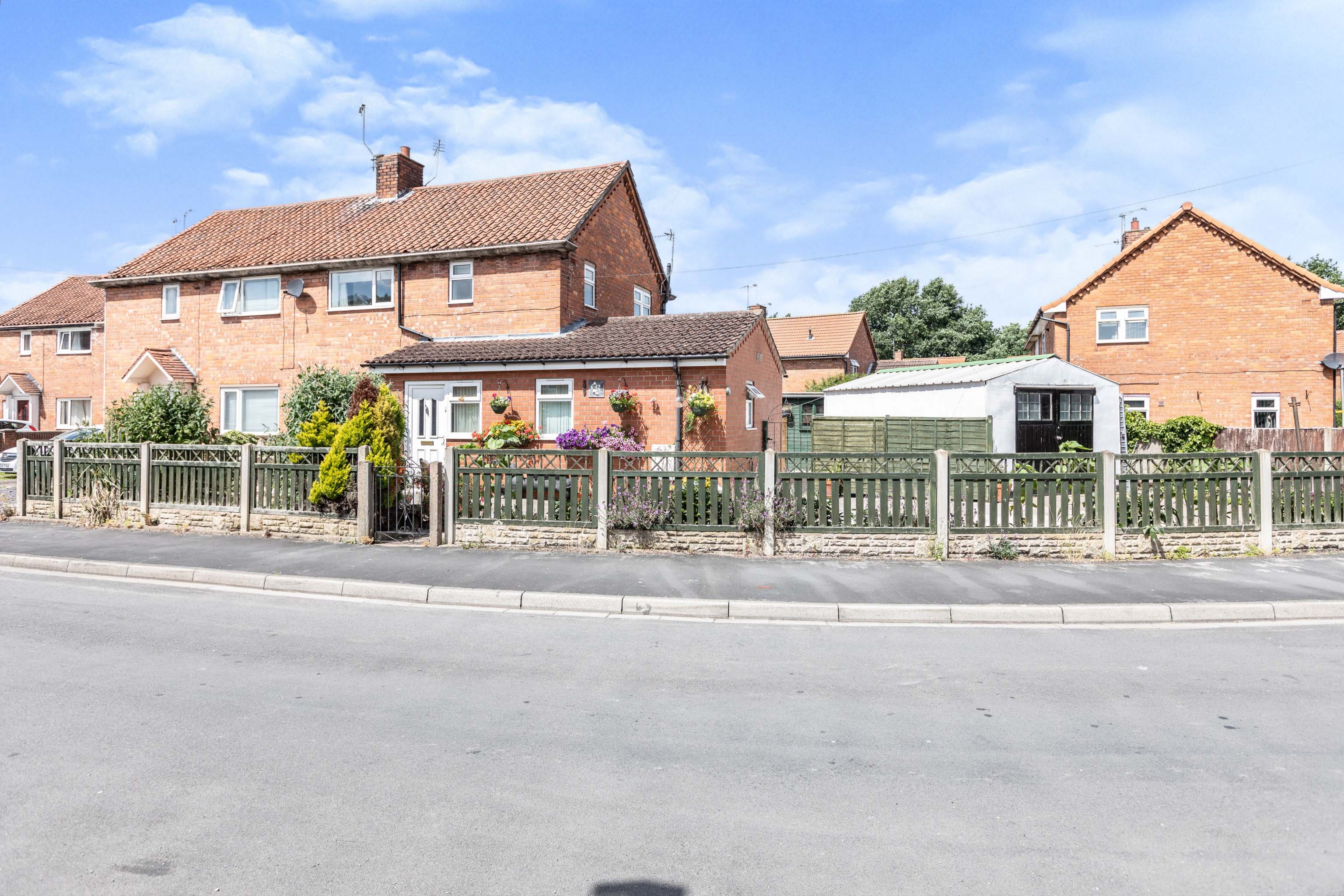 4 bedroom semidetached house for sale in Derwent Crescent, Howden, DN14 7AN