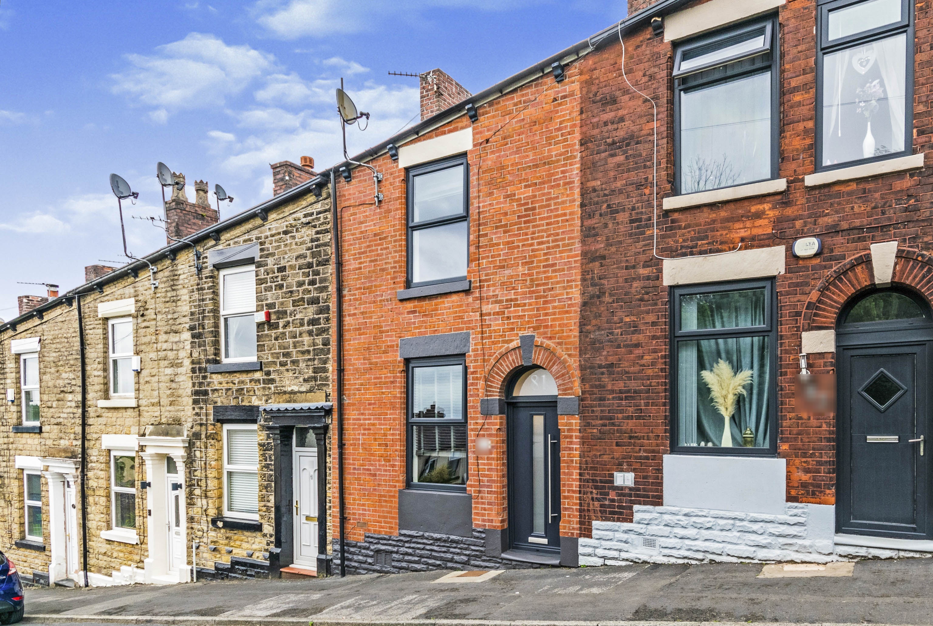 2 bedroom terraced house for sale in Spring Bank, Stalybridge, SK15 2EQ