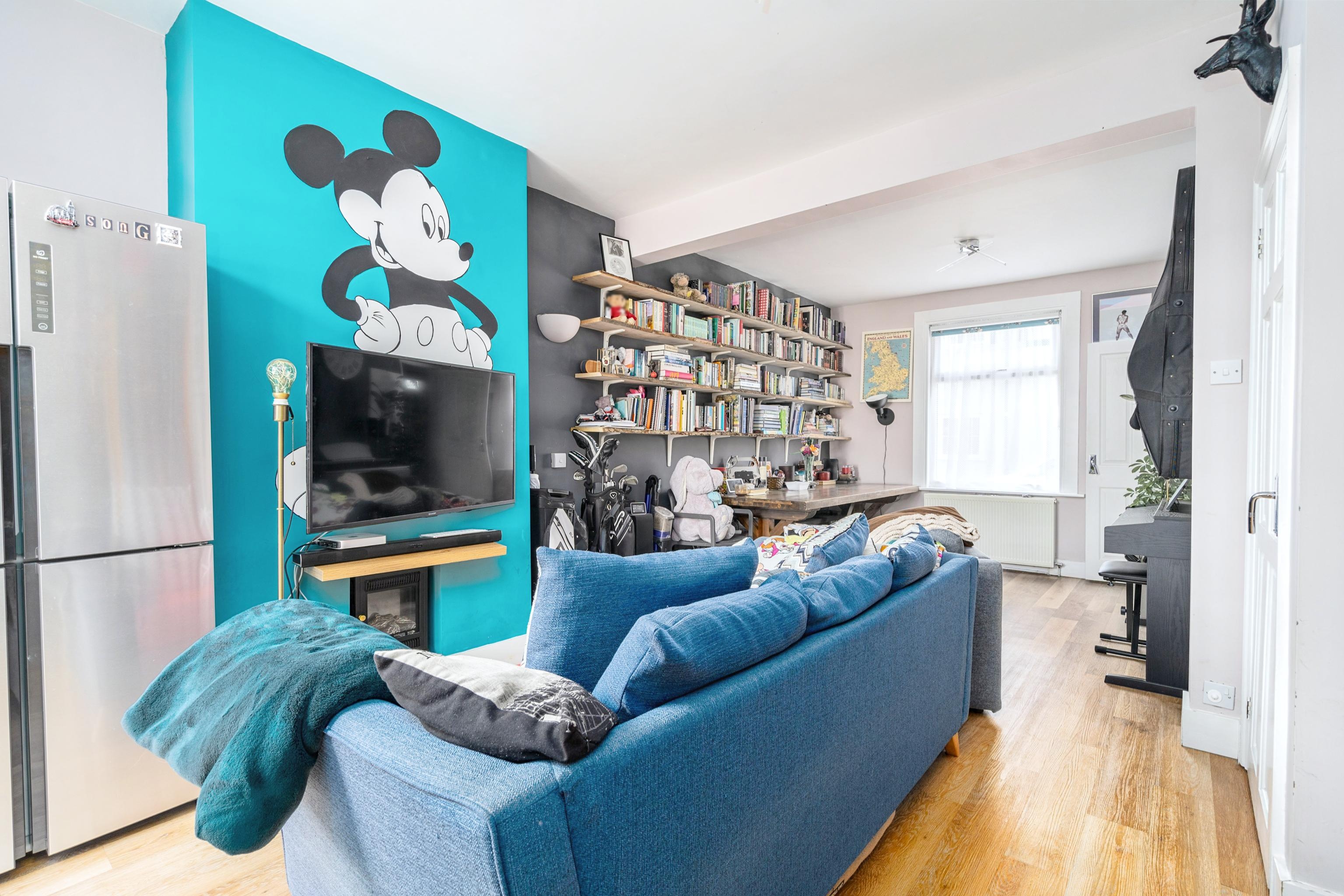 3 bedroom terraced house for sale in Swanfield Road, Waltham Cross, EN8 7JS