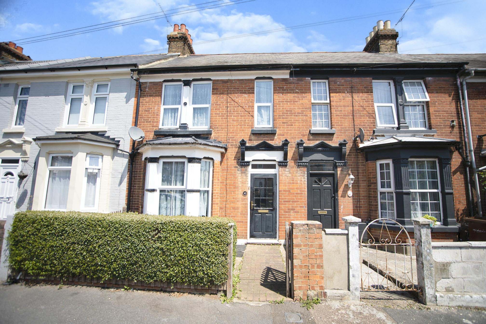 3 bedroom terraced house for sale in Valley Road, Gillingham, ME7 2EU