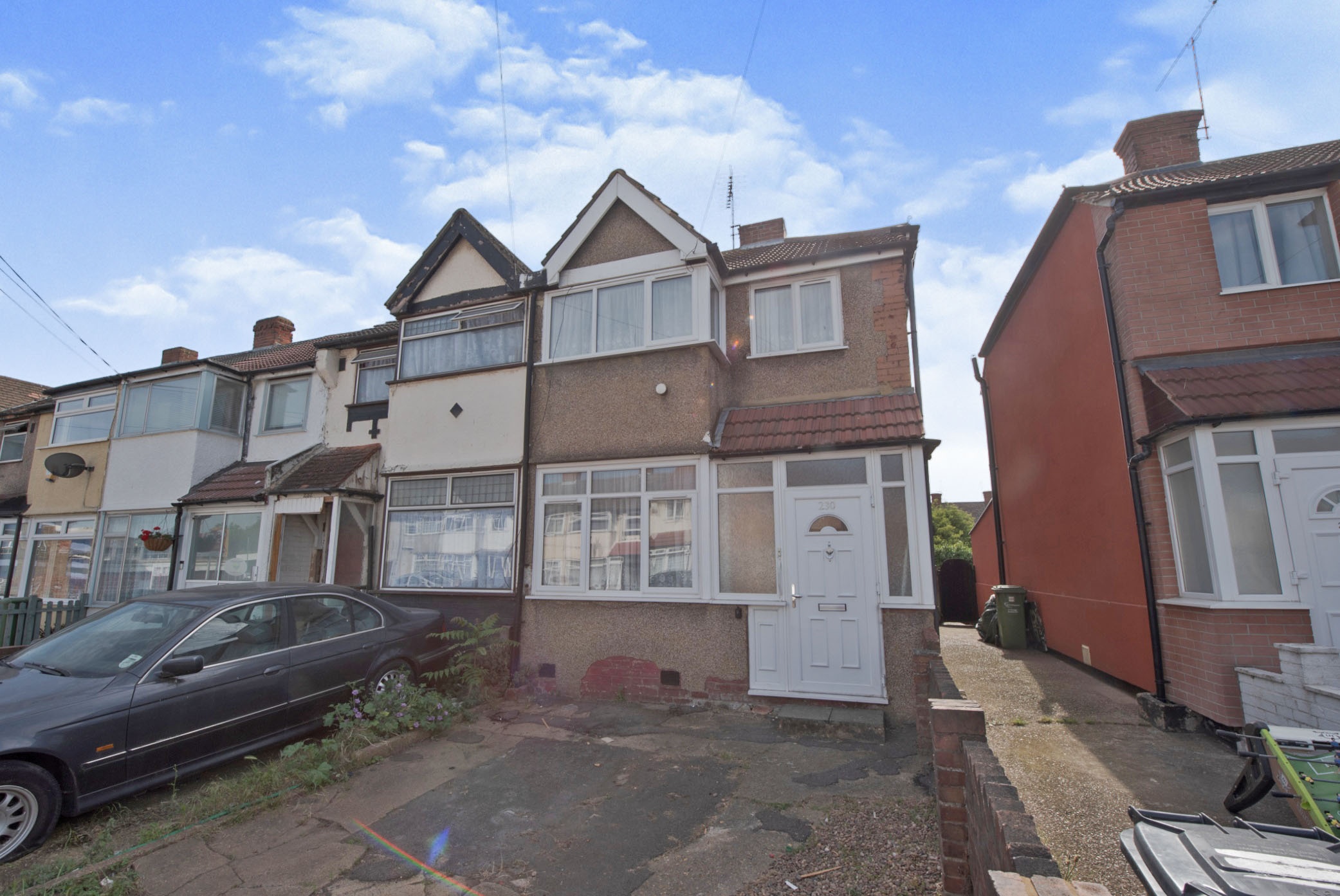 3 bedroom terraced house for sale in Beam Avenue, Dagenham, RM10 9BL