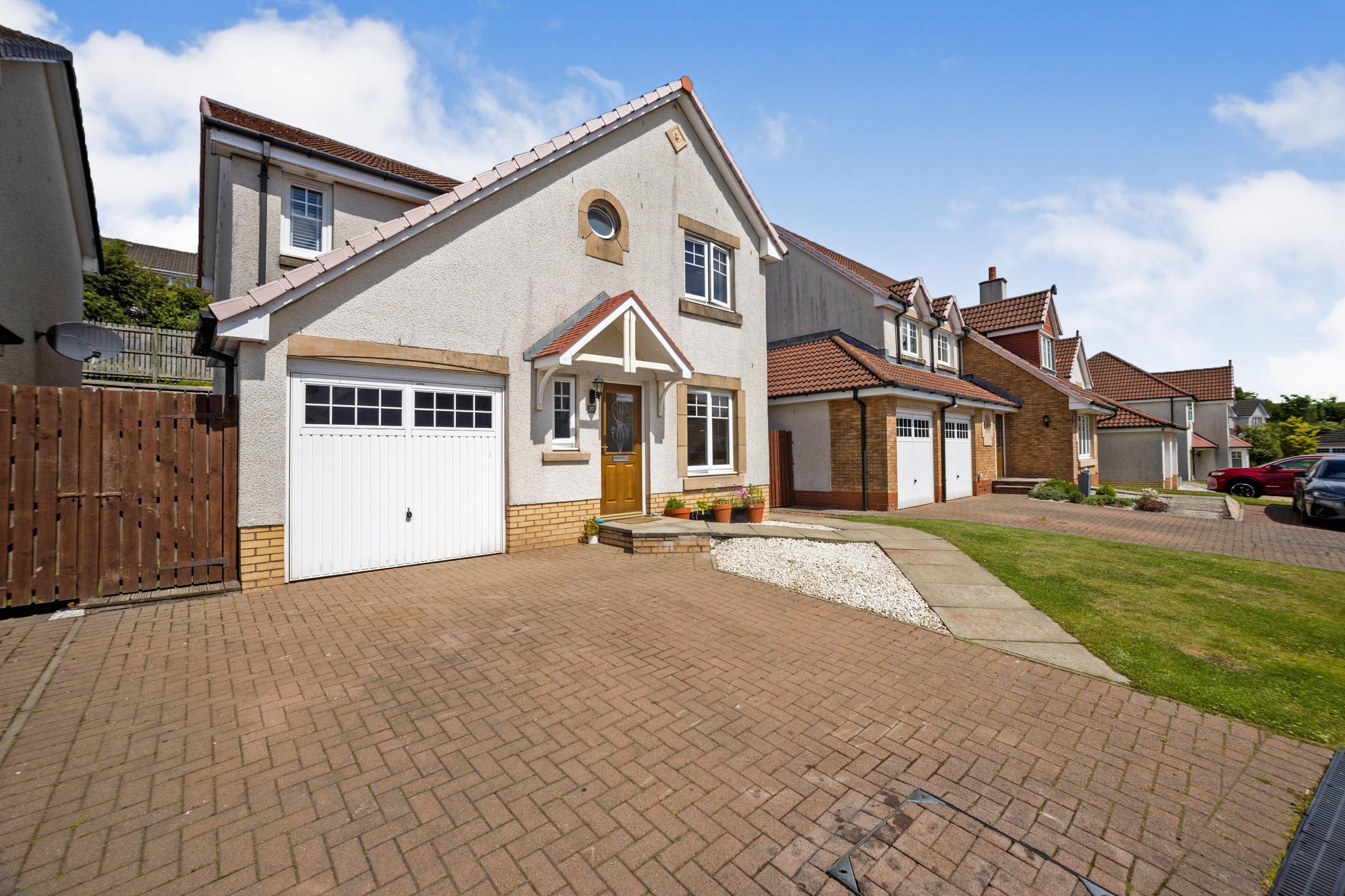 4 bedroom detached house for sale in Bracken Avenue, Falkirk, FK1 5RF