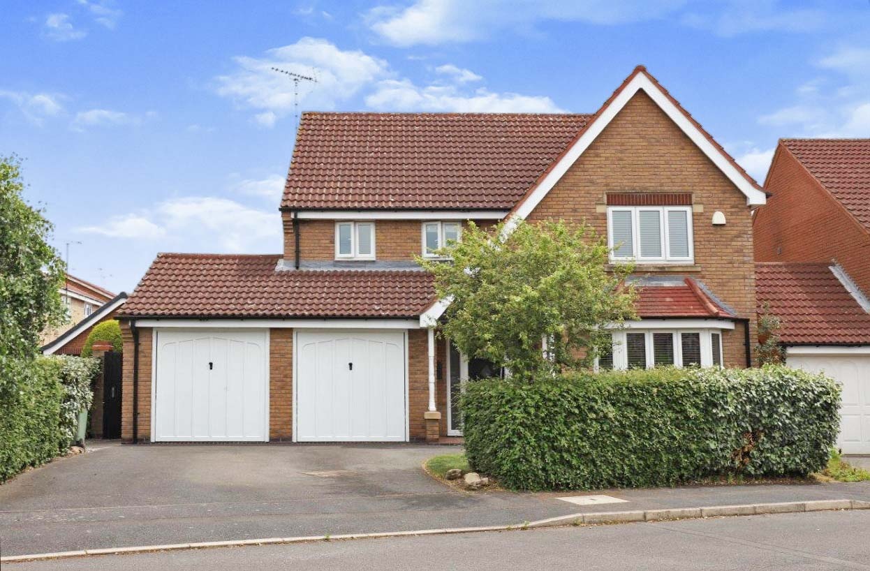 5 bedroom detached house for sale in Hewers Holt, Barlborough