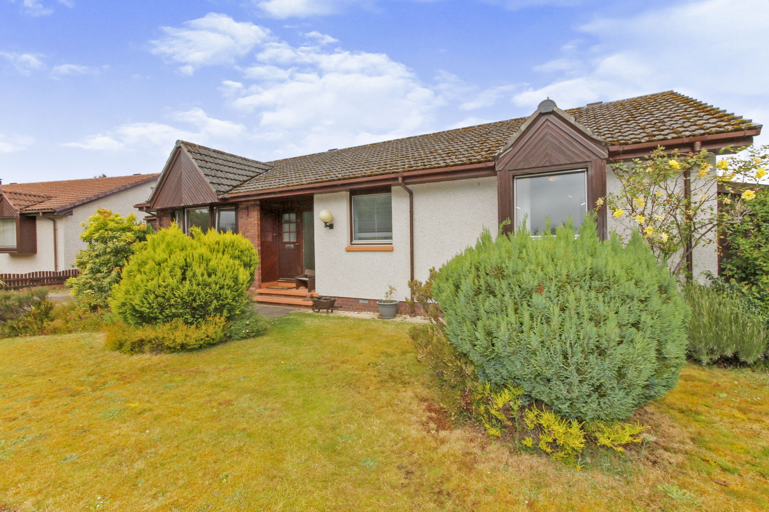 3 bedroom detached bungalow for sale in Mannachie Rise, Forres, IV36 2US