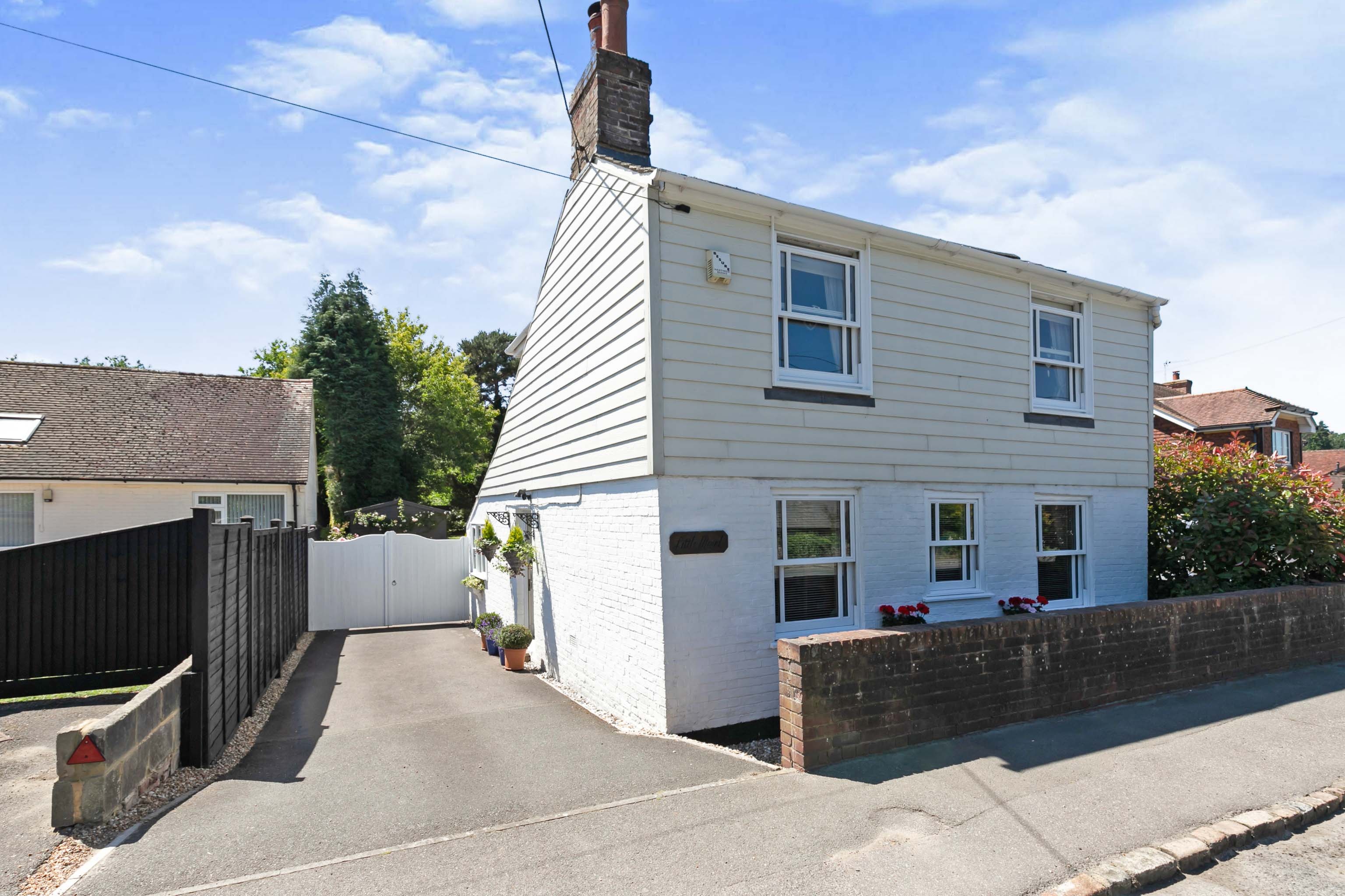 3 bedroom character property for sale in Main Street, Rye, TN31 6UL