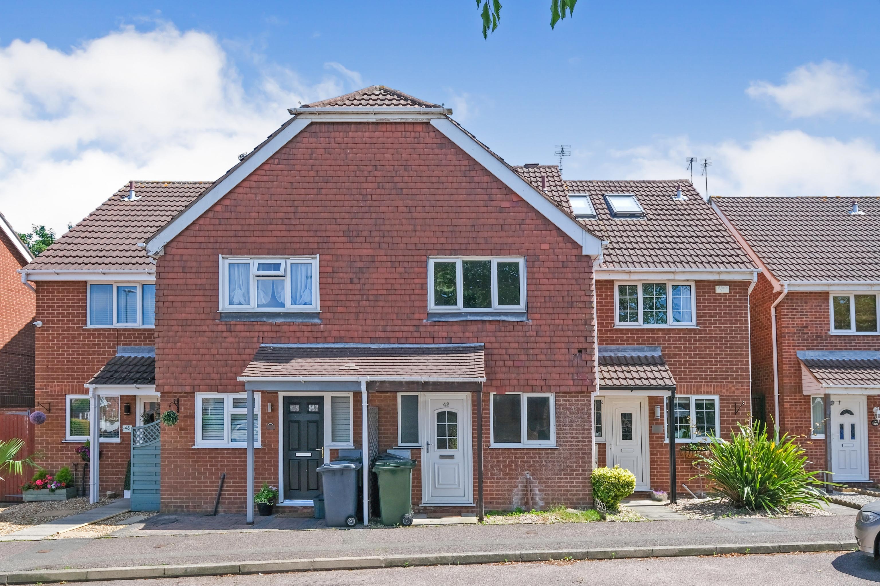 2 bedroom terraced house for sale in Kingsley Drive, Nottingham, NG4 2PJ