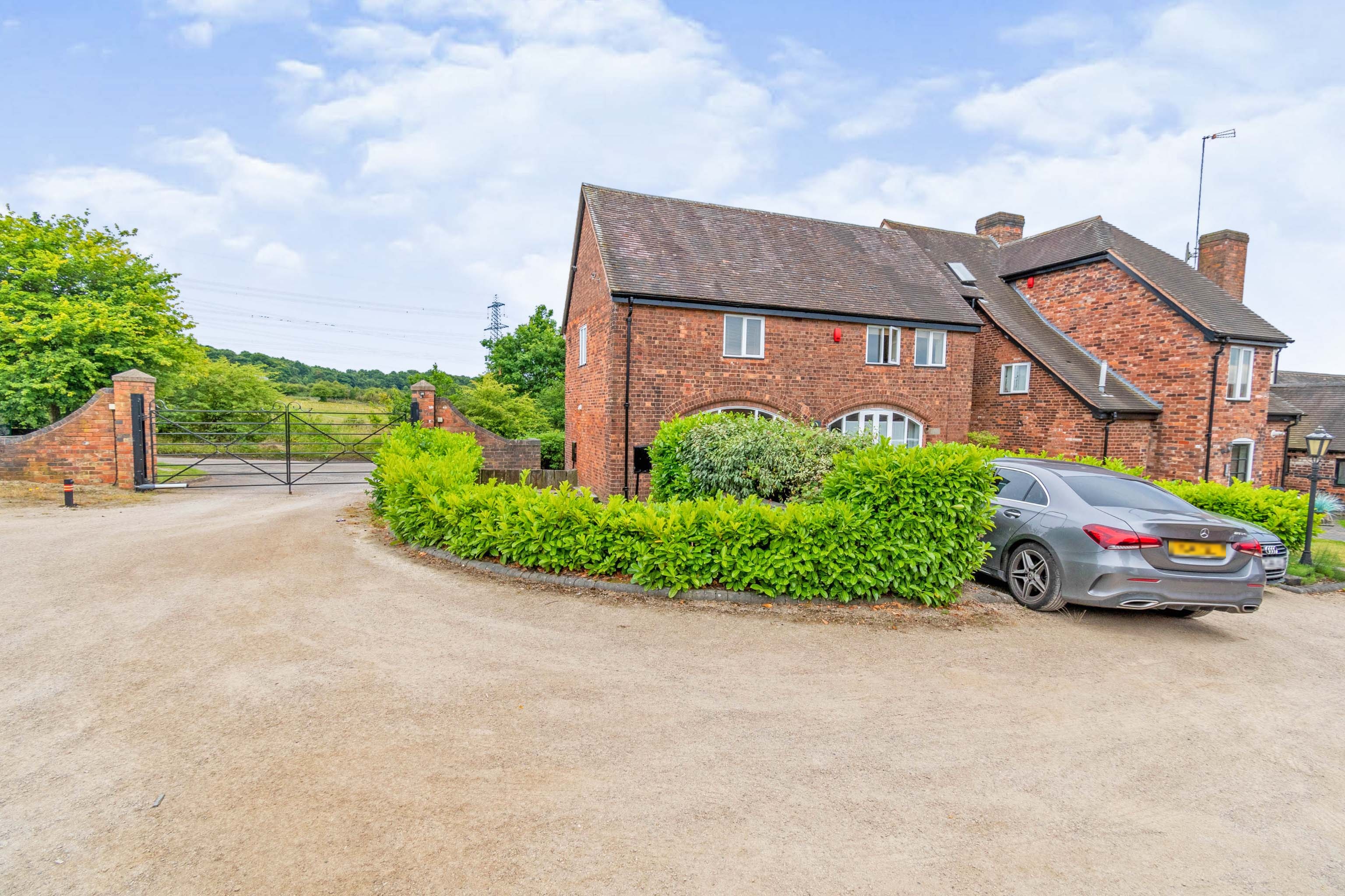 3-bedroom-barn-conversion-for-sale-in-pinfold-lane-aldridge-walsall