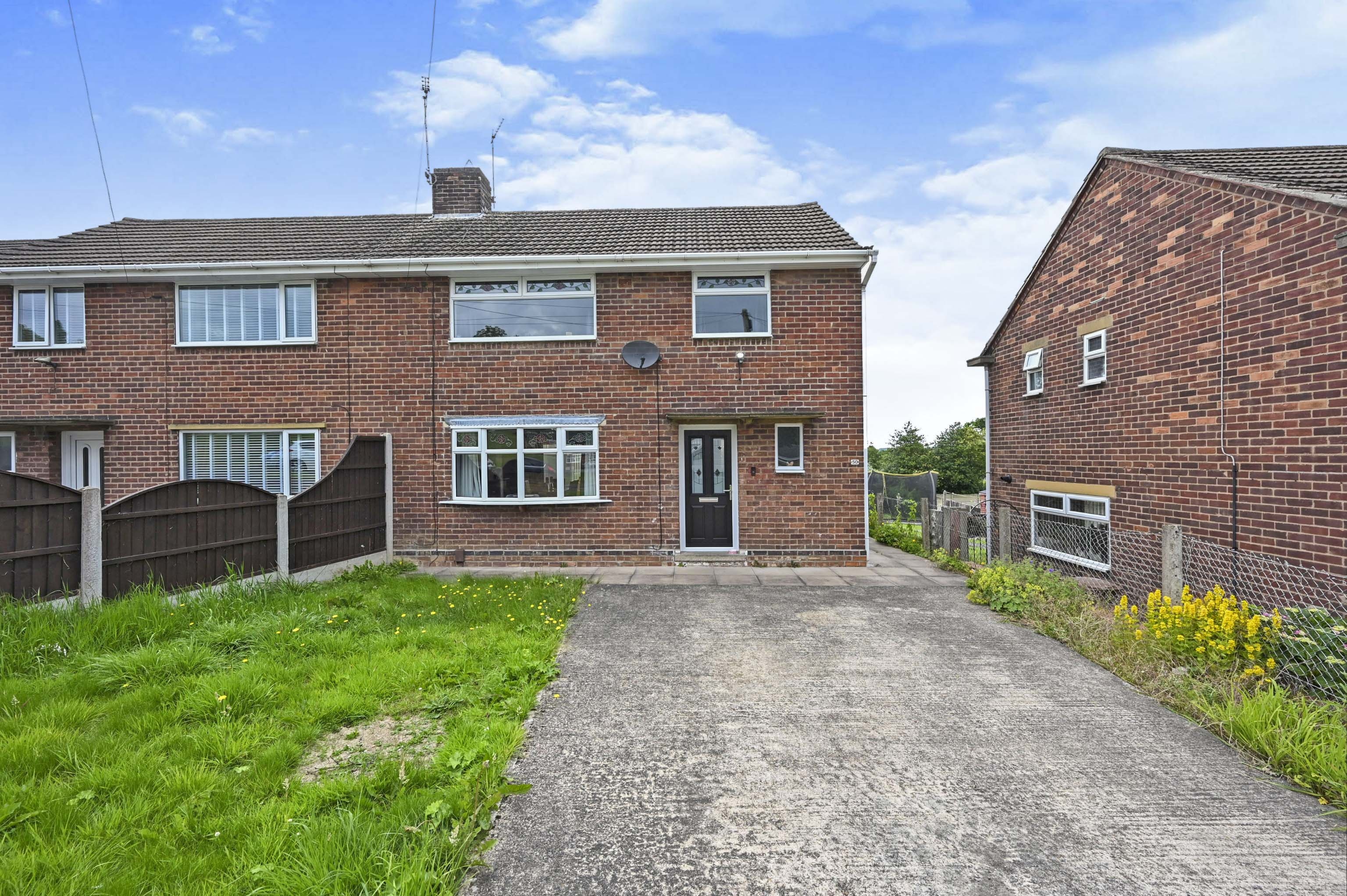 3 bedroom semidetached house for sale in Queen Elizabeth Way, Ilkeston