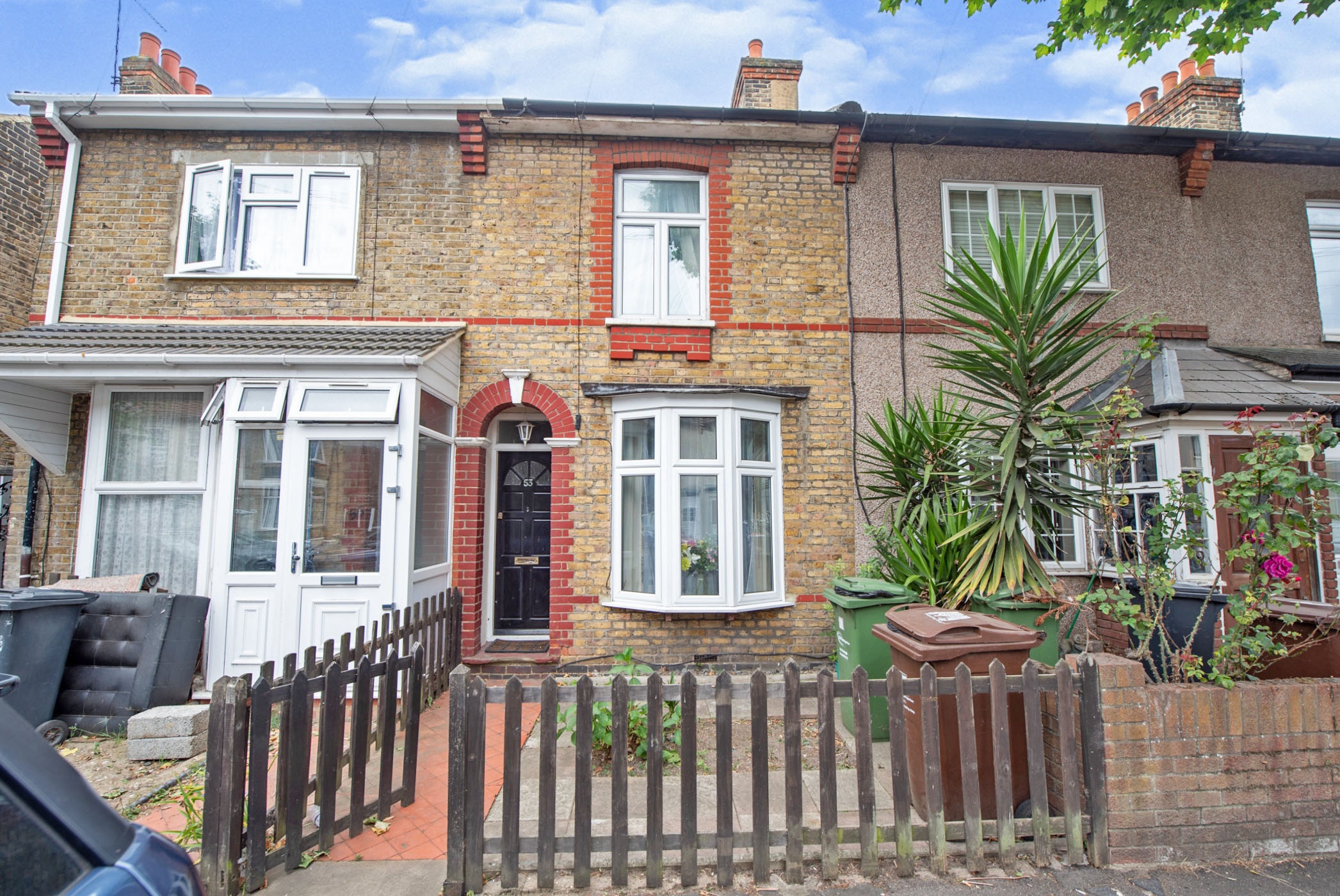 2 bedroom terraced house for sale in Wedderburn Road, Barking, IG11 7XF