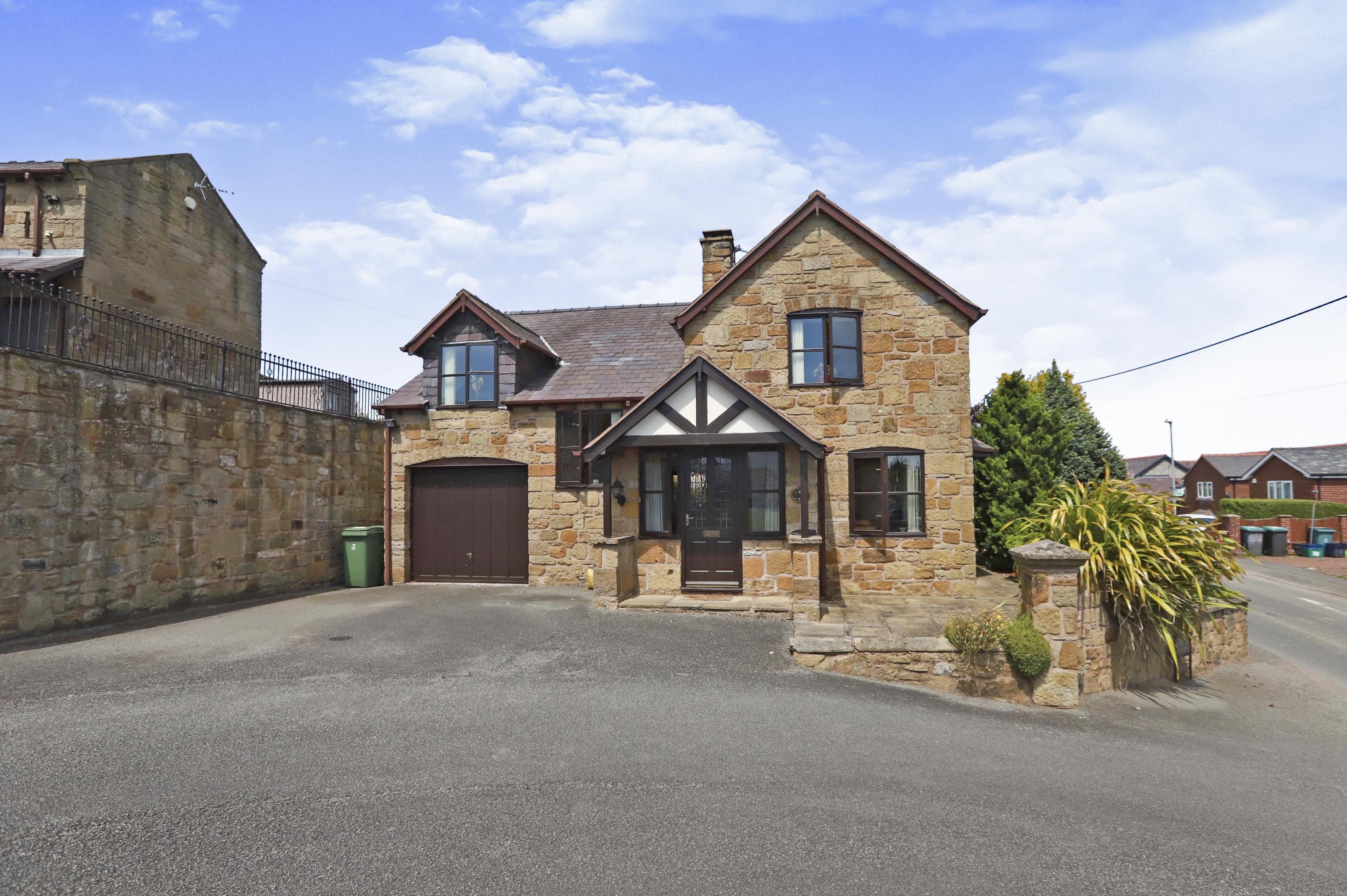 4 bedroom detached house for sale in Summerhill Road, Summerhill, LL11 4SW