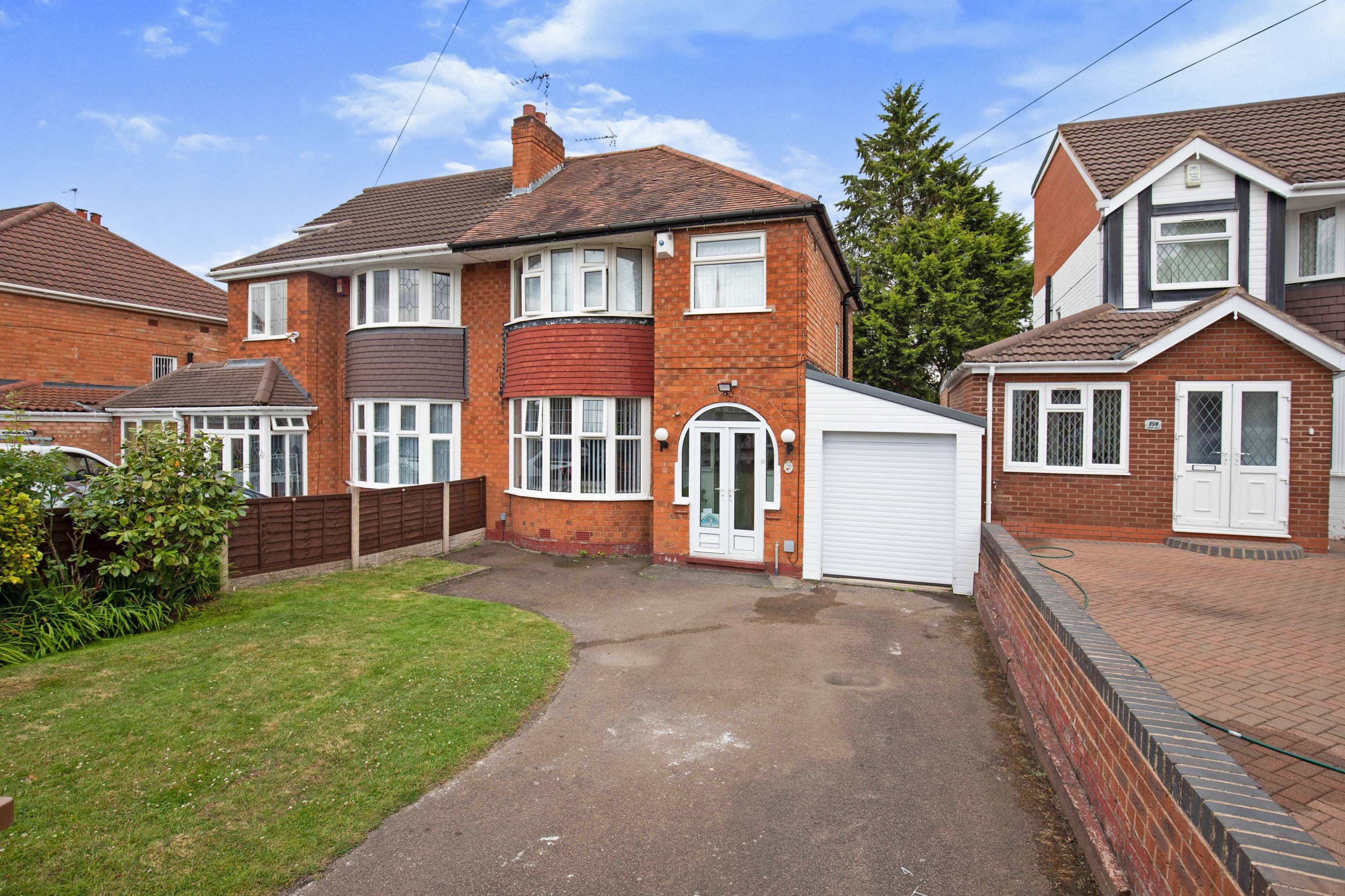 3 bedroom semidetached house for sale in Wagon Lane, Solihull, B92 7PA